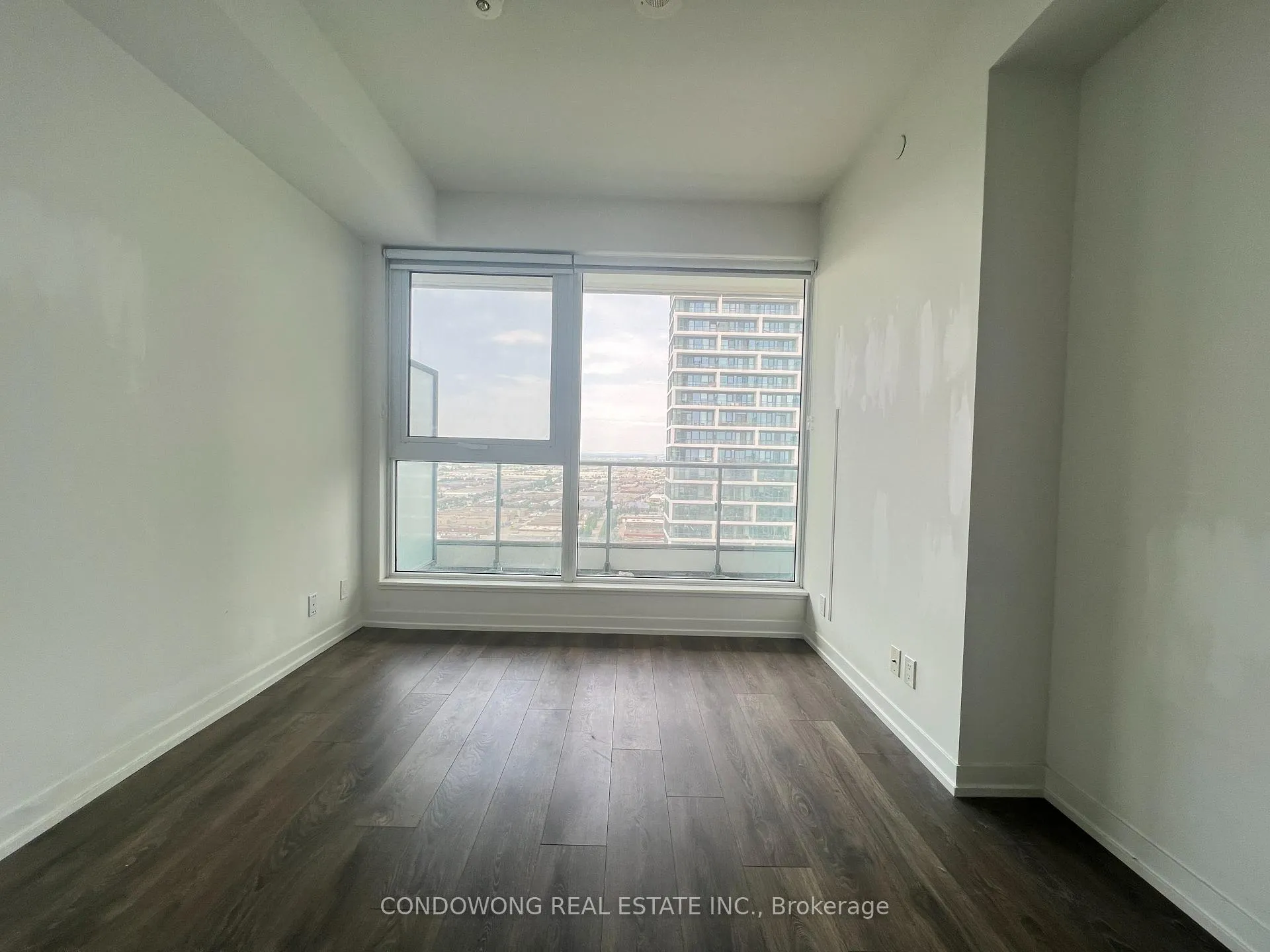Photo 5 of Unit 3101, 5 Buttermill Avenue, Vaughan, Vaughan Corporate Centre — HOMEH
