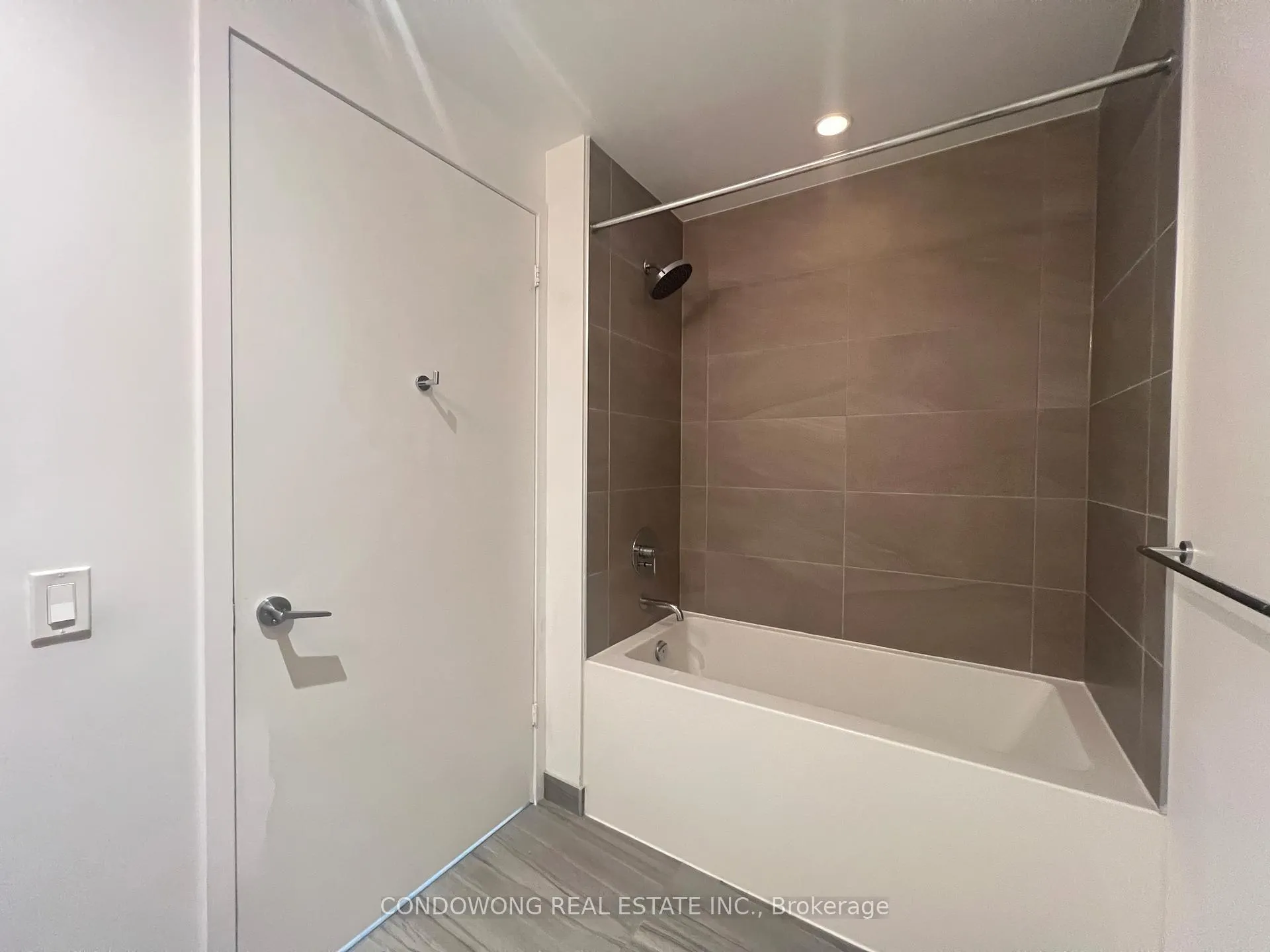 Photo 11 of Unit 3101, 5 Buttermill Avenue, Vaughan, Vaughan Corporate Centre — HOMEH