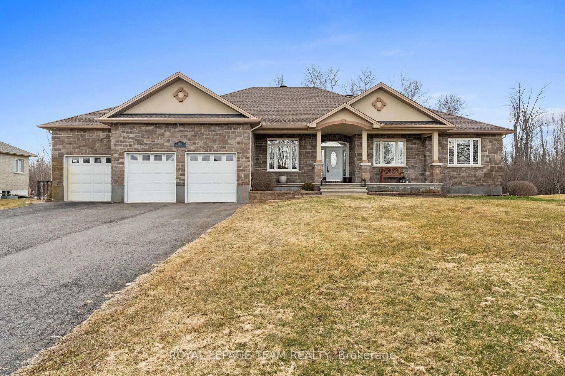 Photo 2 of 6673 Pebble Trail Way, Ottawa, Greely — HOMEH
