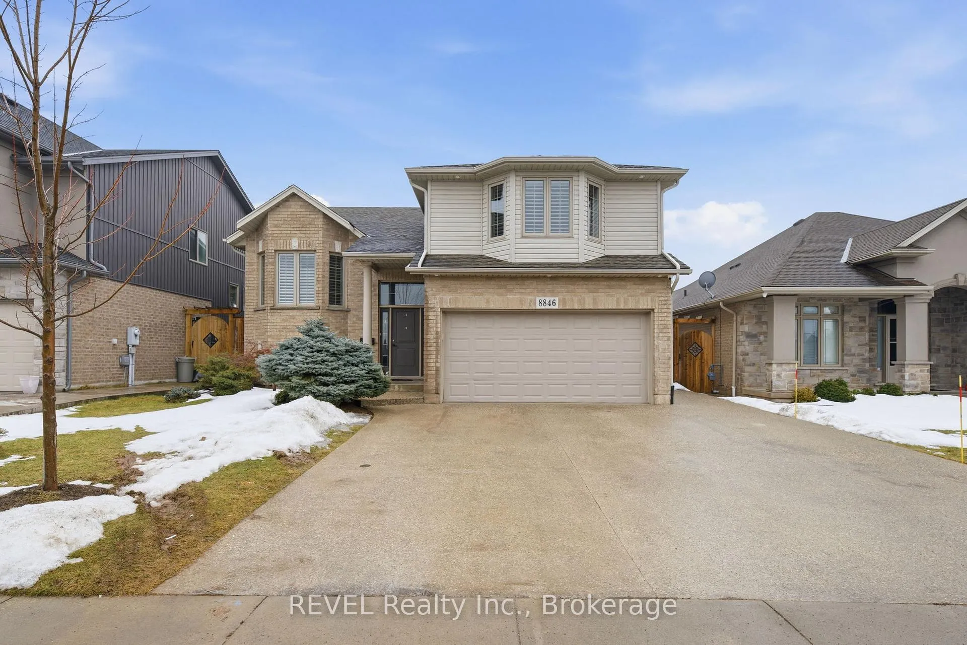 Photo 3 of 8846 Angie Drive, Niagara Falls, Forestview — HOMEH