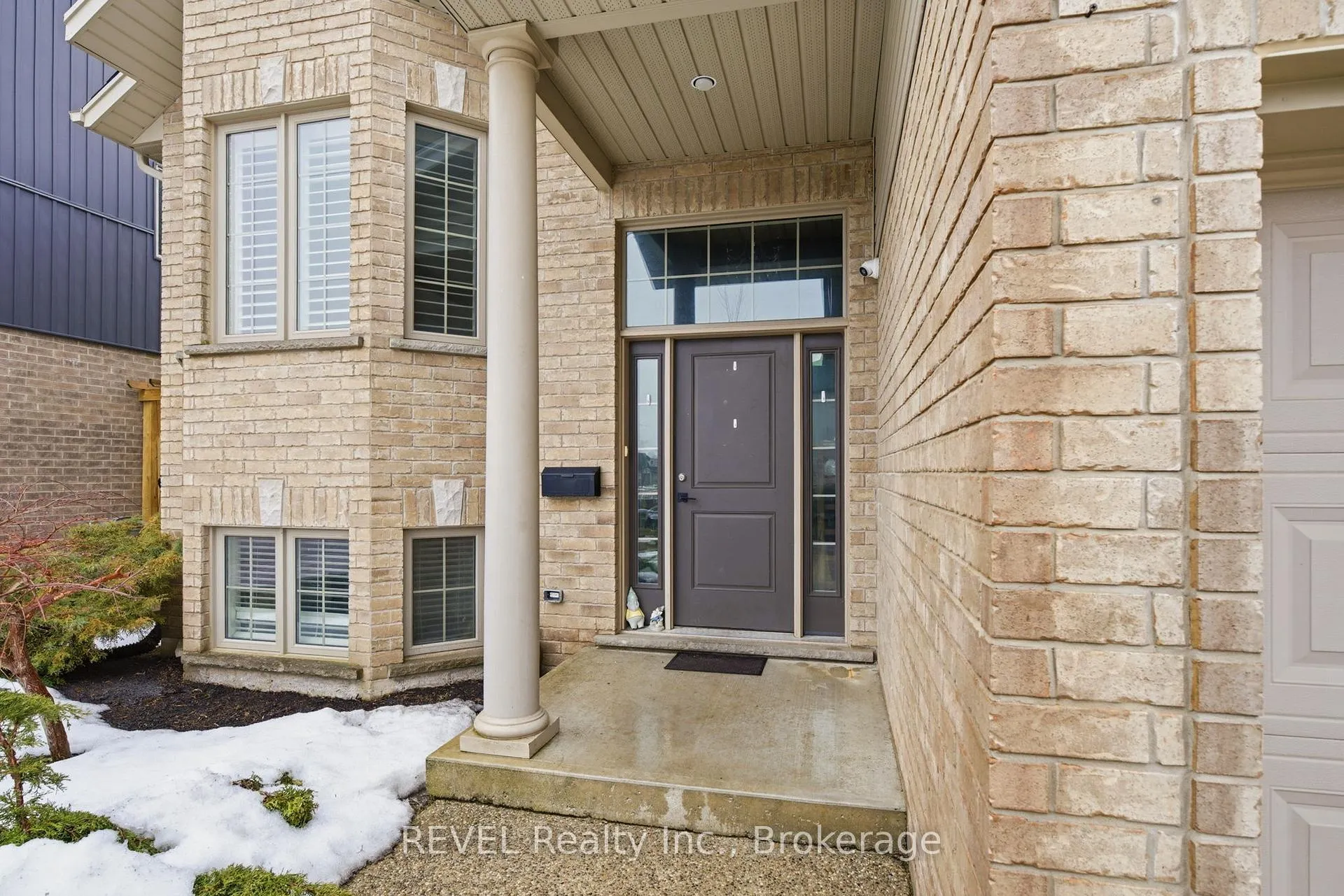 Photo 4 of 8846 Angie Drive, Niagara Falls, Forestview — HOMEH
