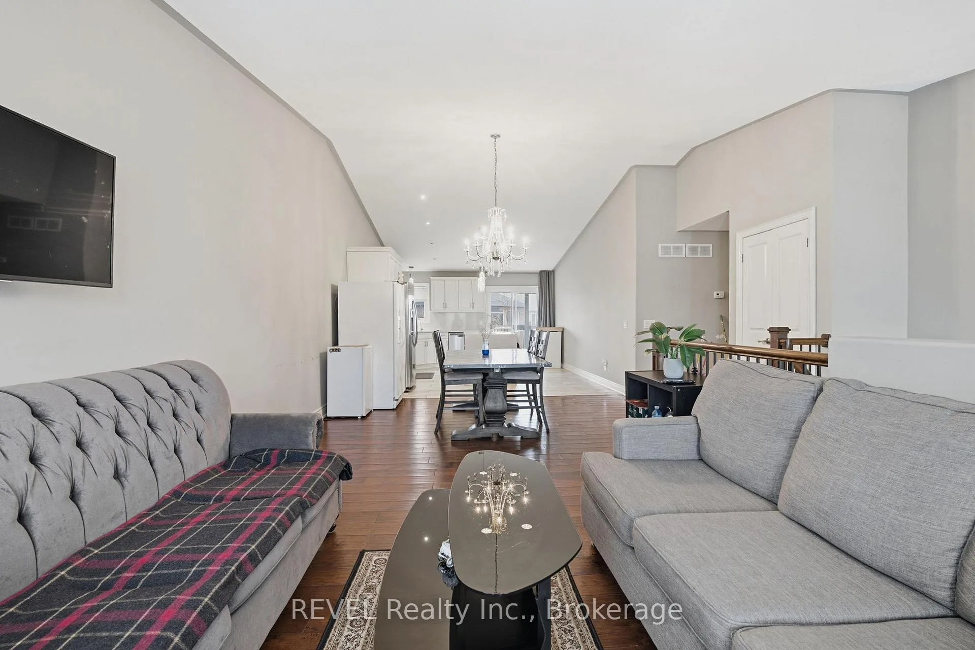Photo 13 of 8846 Angie Drive, Niagara Falls, Forestview — HOMEH