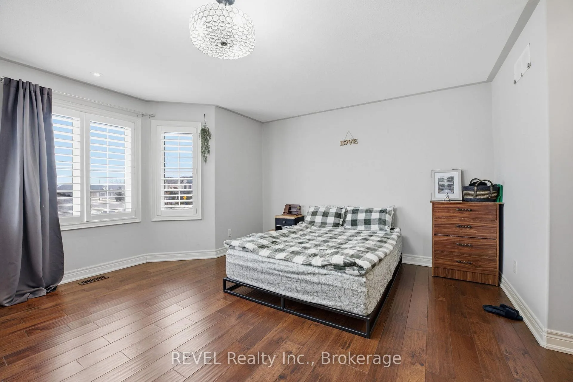 Photo 18 of 8846 Angie Drive, Niagara Falls, Forestview — HOMEH