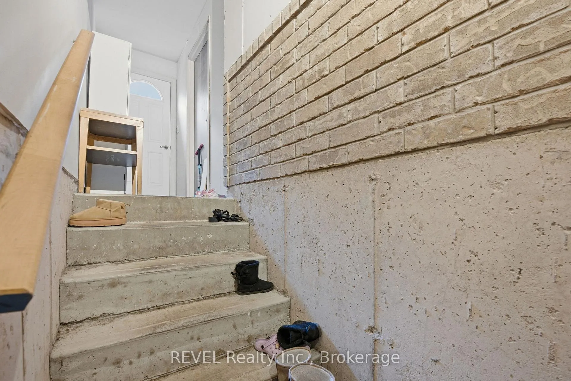 Photo 26 of 8846 Angie Drive, Niagara Falls, Forestview — HOMEH