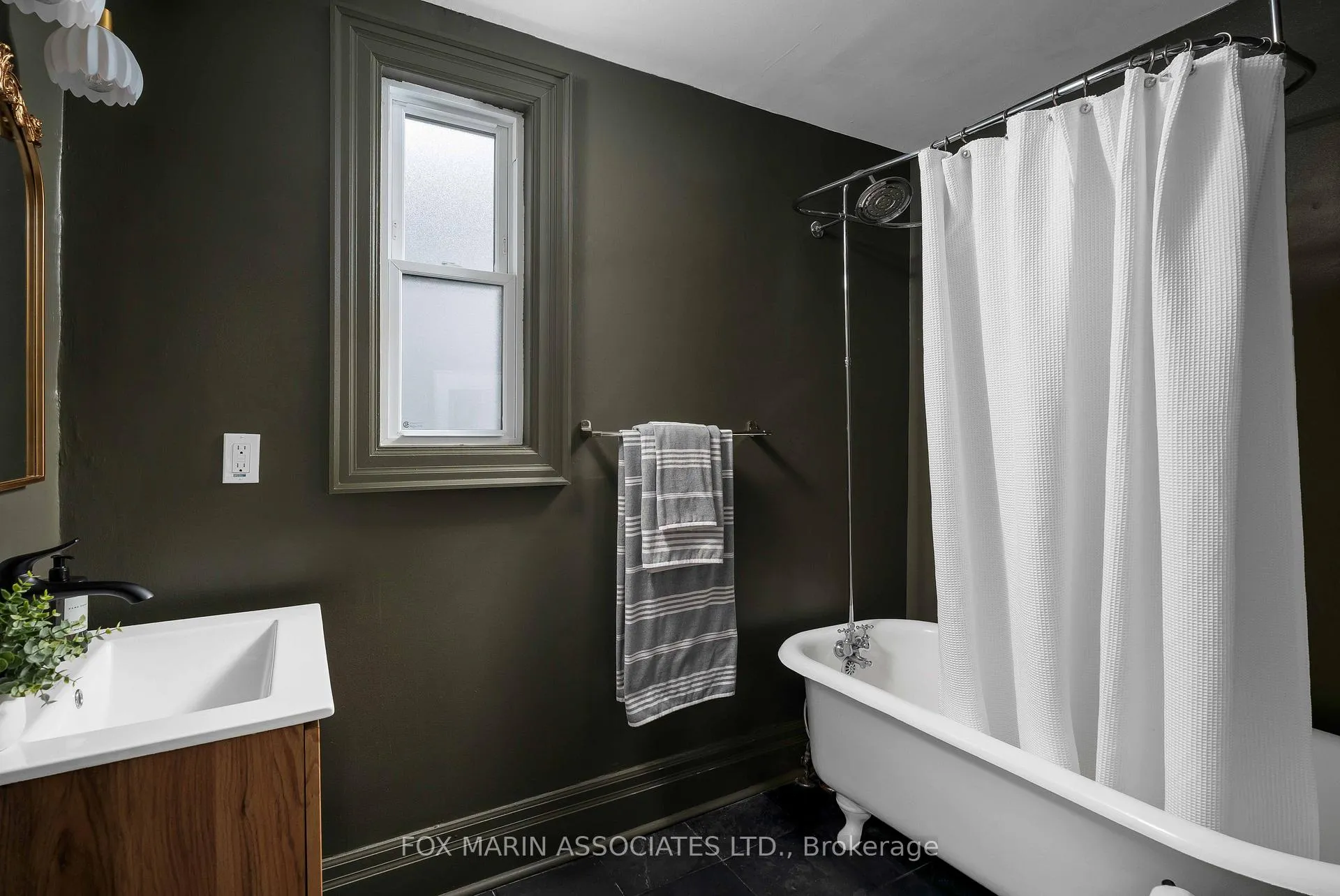 Photo 37 of 12 Andrews Avenue, Toronto, Trinity-Bellwoods — HOMEH