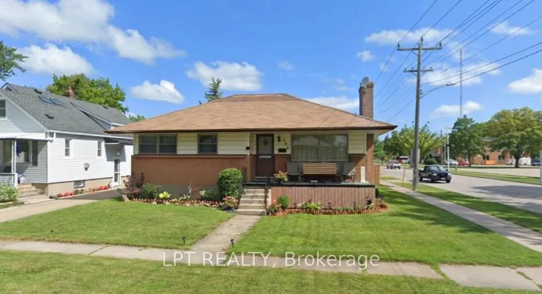 Photo 1 of 384 Bright Street, Sarnia — HOMEH
