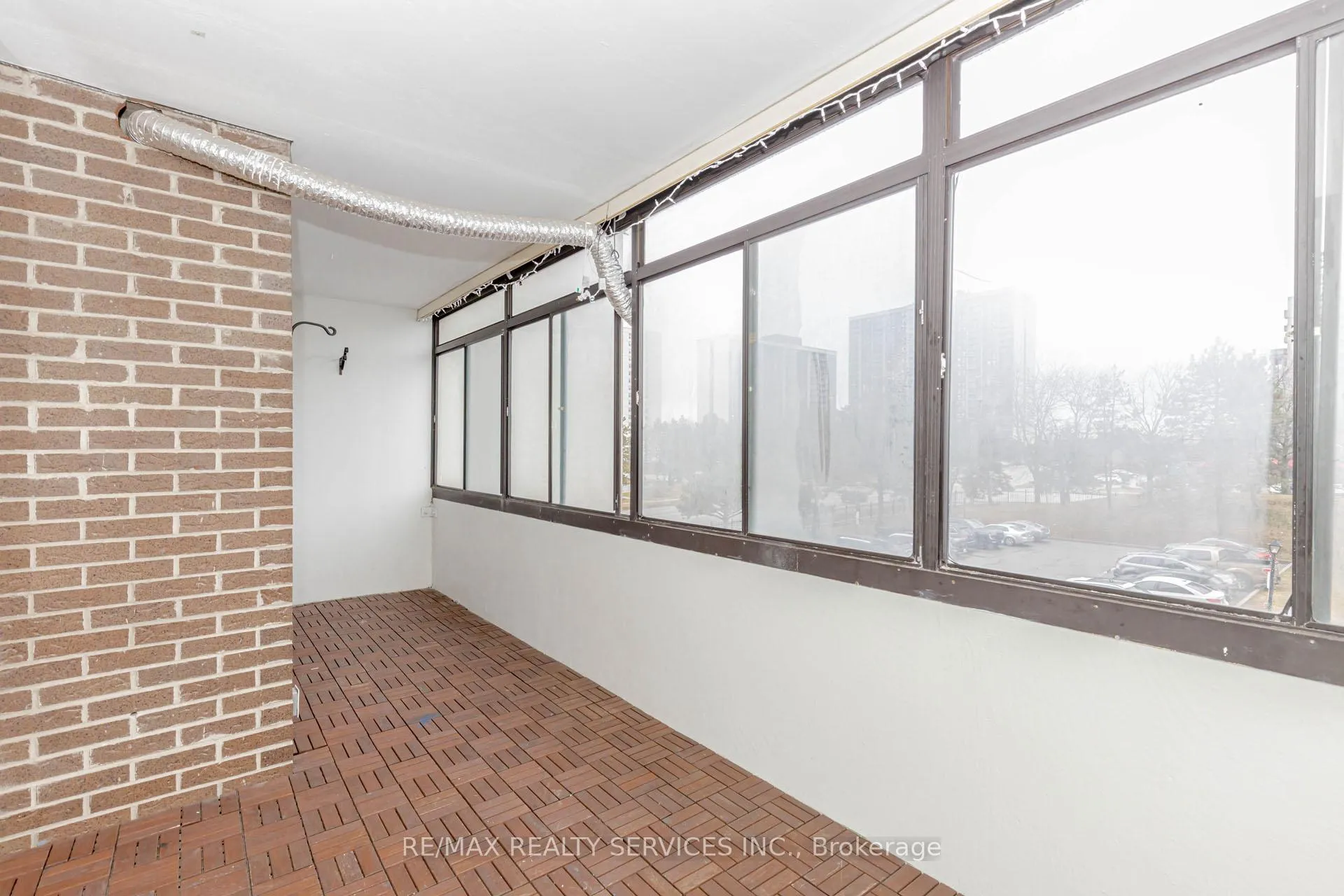 Photo 2 of Unit 304, 18 Knightsbridge Road, Brampton, Queen Street Corridor — HOMEH