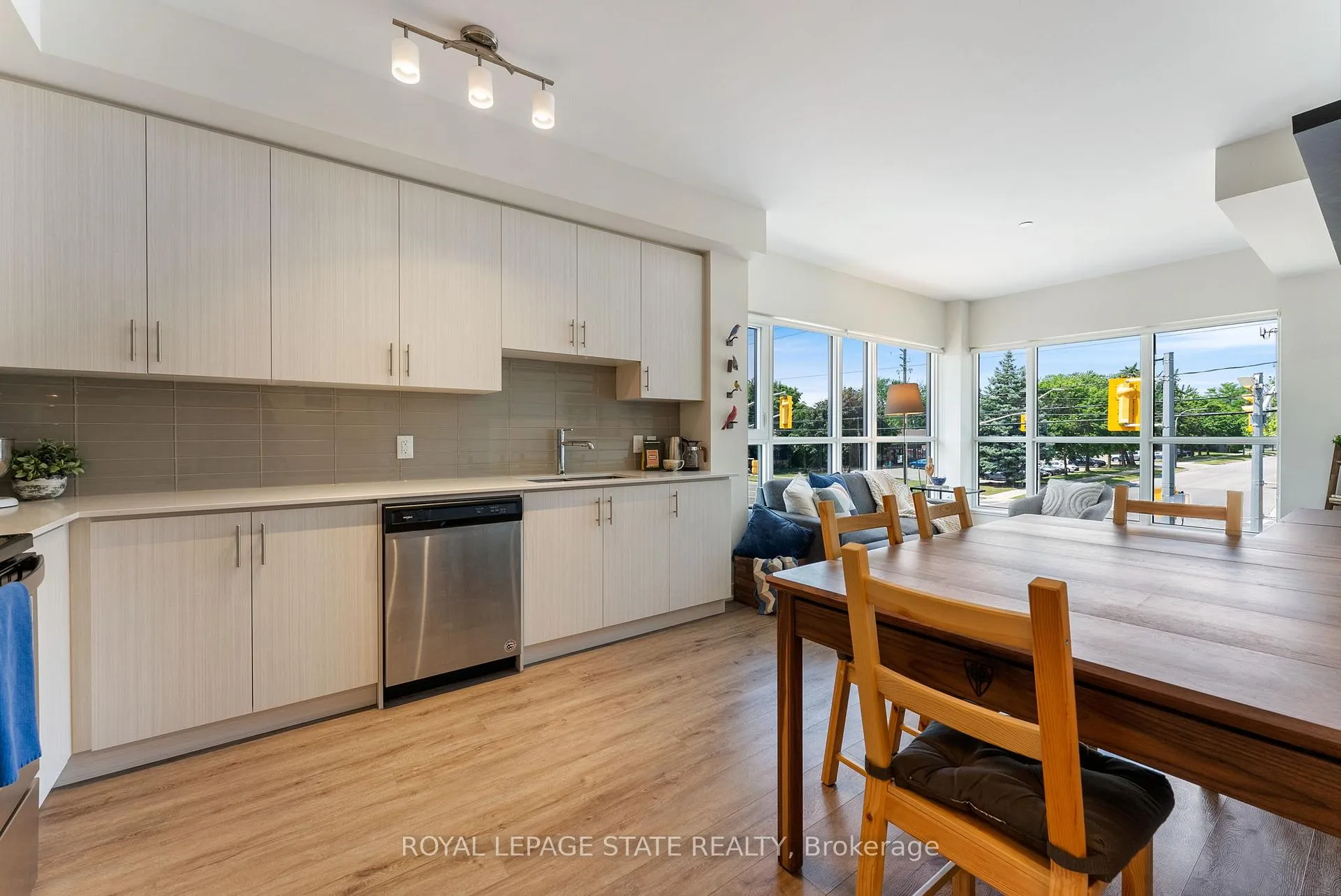 Photo 5 of Unit 202, 340 Plains Road E, Burlington, LaSalle — HOMEH