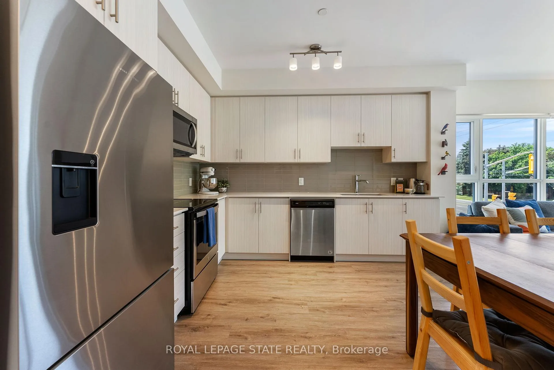 Photo 6 of Unit 202, 340 Plains Road E, Burlington, LaSalle — HOMEH
