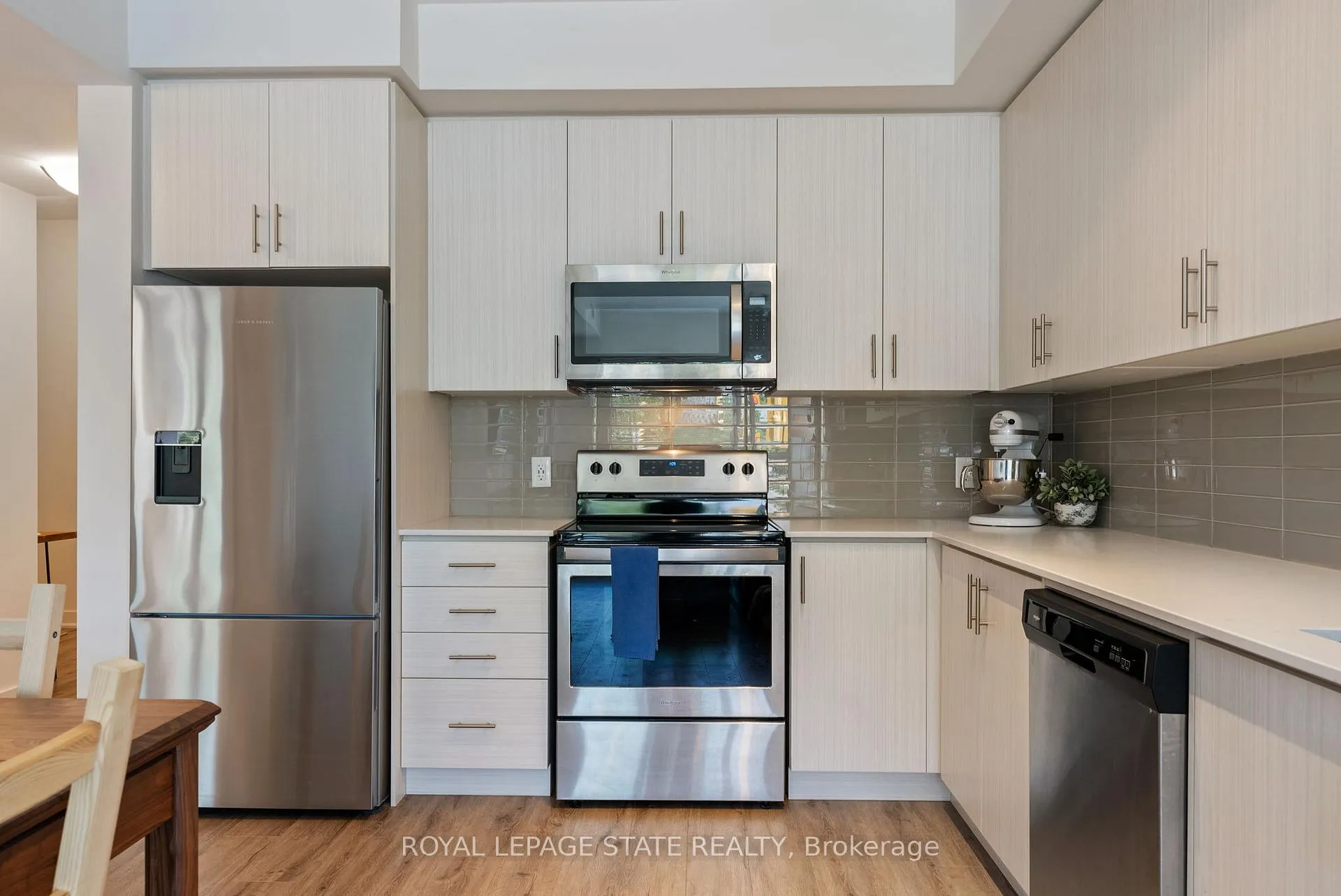Photo 8 of Unit 202, 340 Plains Road E, Burlington, LaSalle — HOMEH
