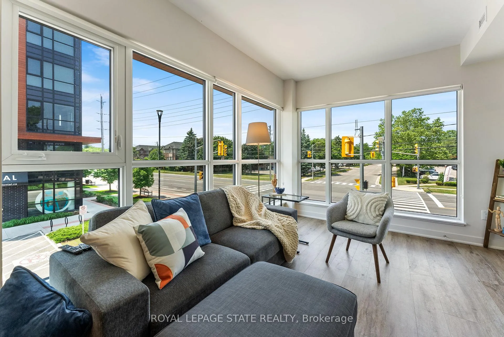 Photo 9 of Unit 202, 340 Plains Road E, Burlington, LaSalle — HOMEH
