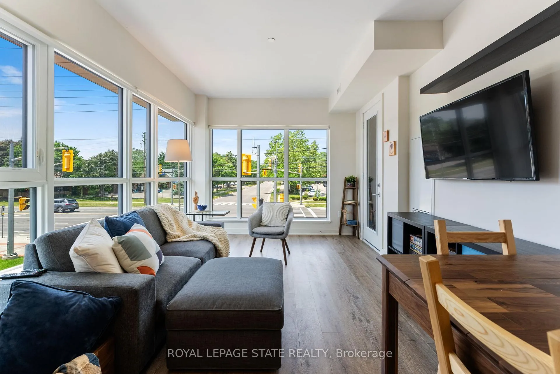 Photo 10 of Unit 202, 340 Plains Road E, Burlington, LaSalle — HOMEH
