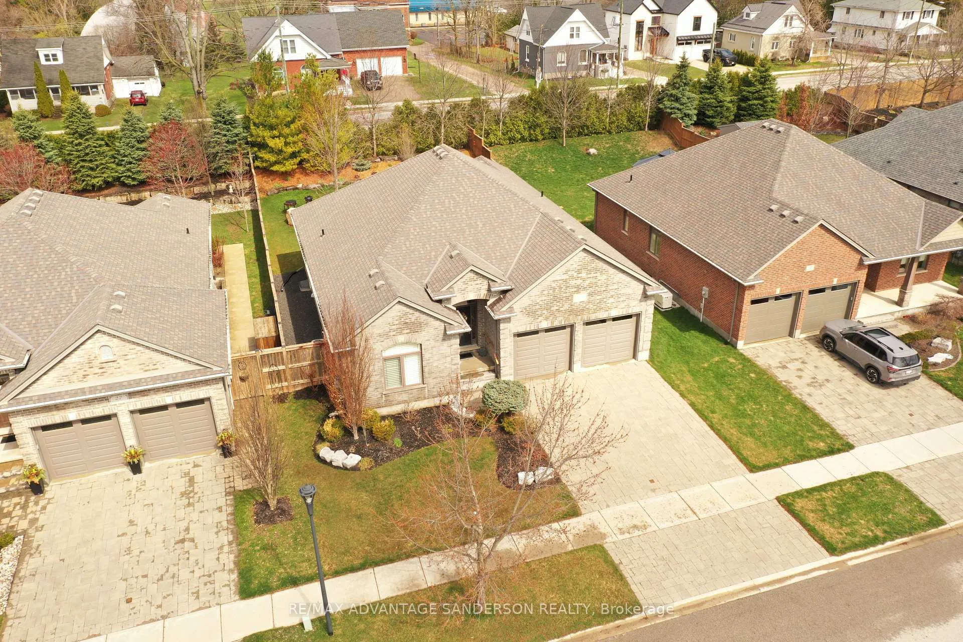 Photo 2 of 23 Mayapple Crescent, Middlesex Centre, Ilderton — HOMEH