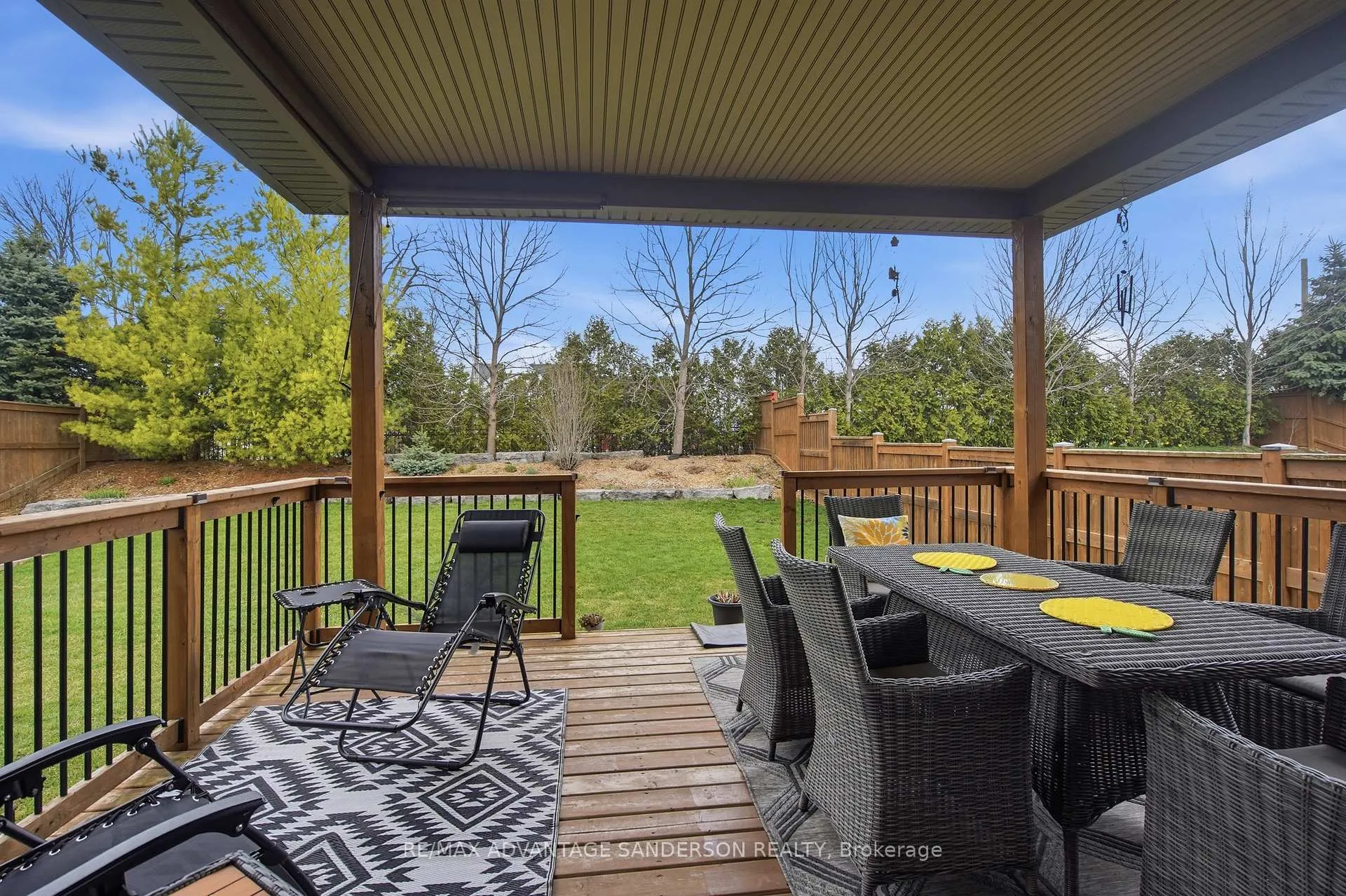 Photo 11 of 23 Mayapple Crescent, Middlesex Centre, Ilderton — HOMEH