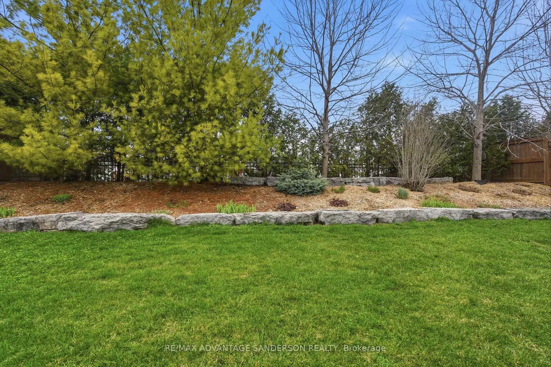 Photo 16 of 23 Mayapple Crescent, Middlesex Centre, Ilderton — HOMEH