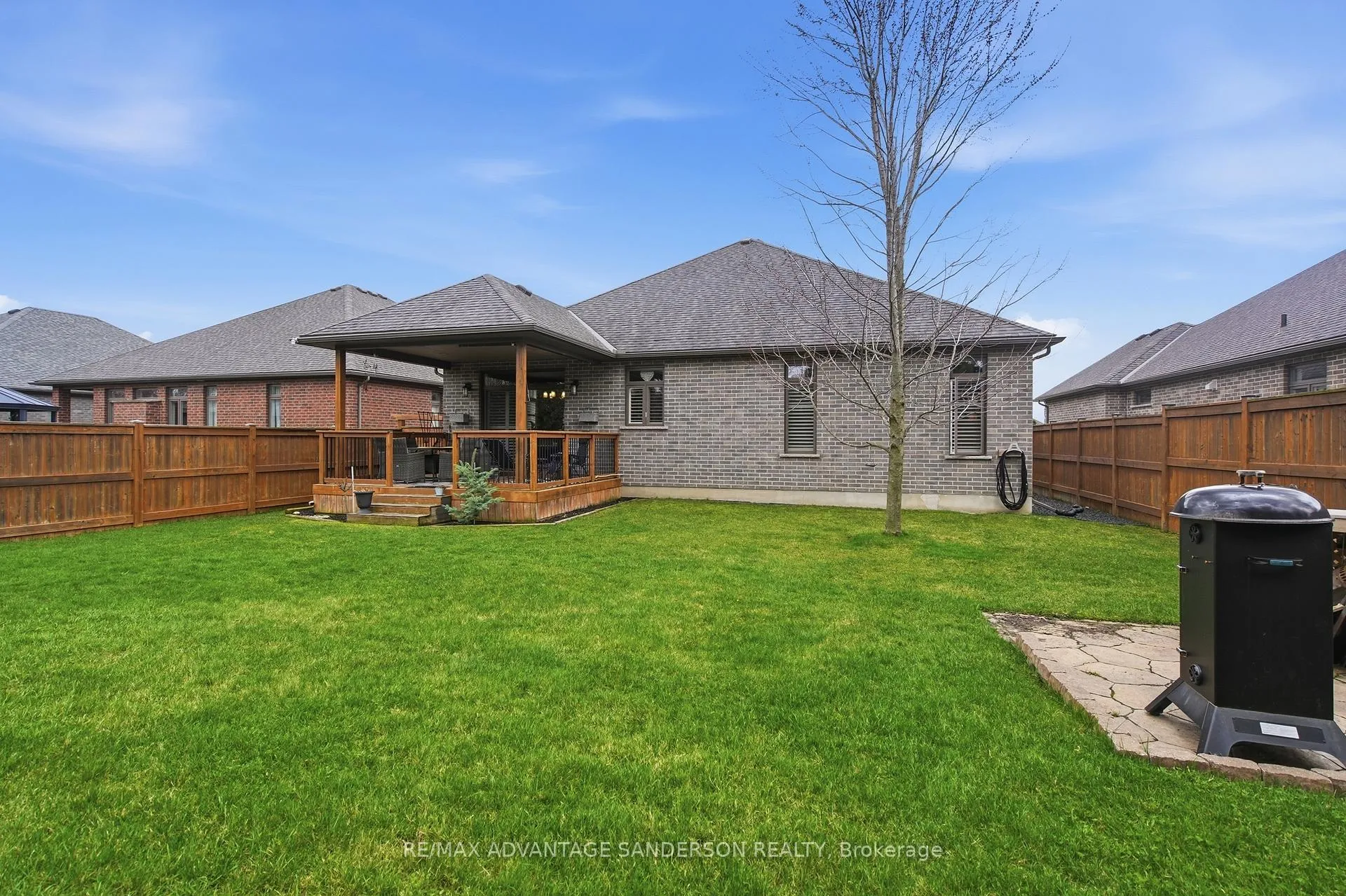 Photo 17 of 23 Mayapple Crescent, Middlesex Centre, Ilderton — HOMEH