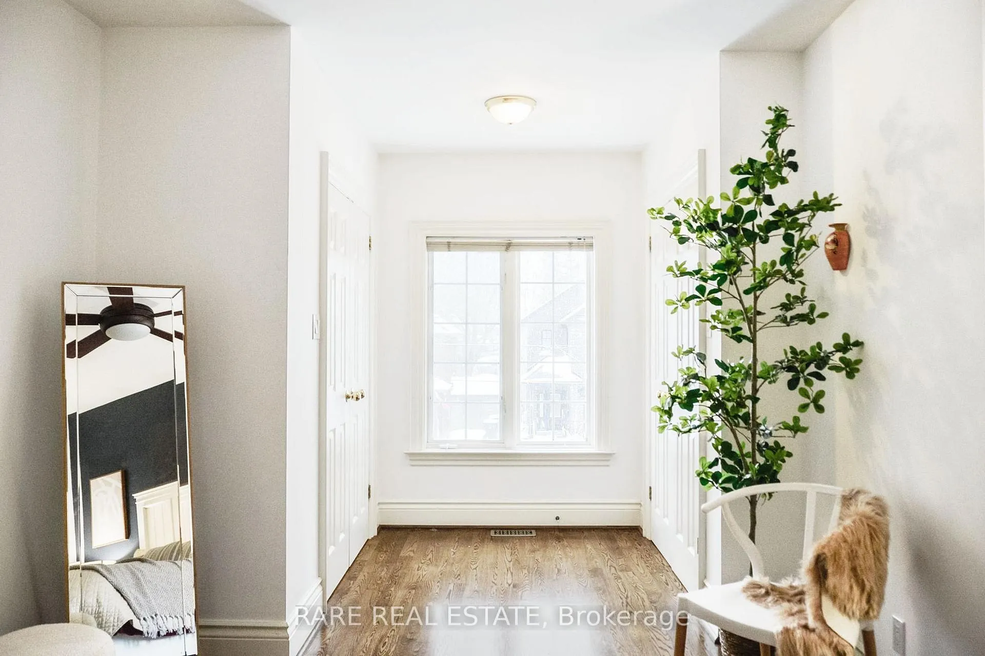 Photo 11 of 33 Red Deer Avenue, Scarborough, Birchcliffe-Cliffside — HOMEH