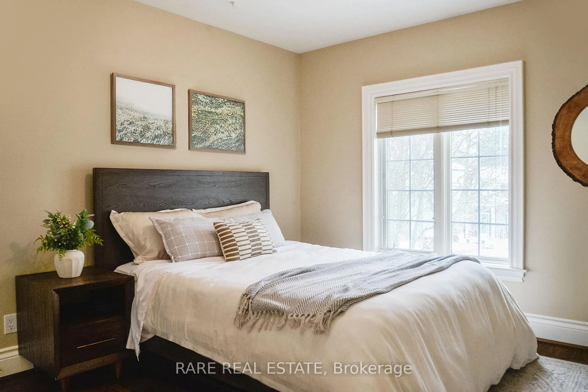Photo 14 of 33 Red Deer Avenue, Scarborough, Birchcliffe-Cliffside — HOMEH