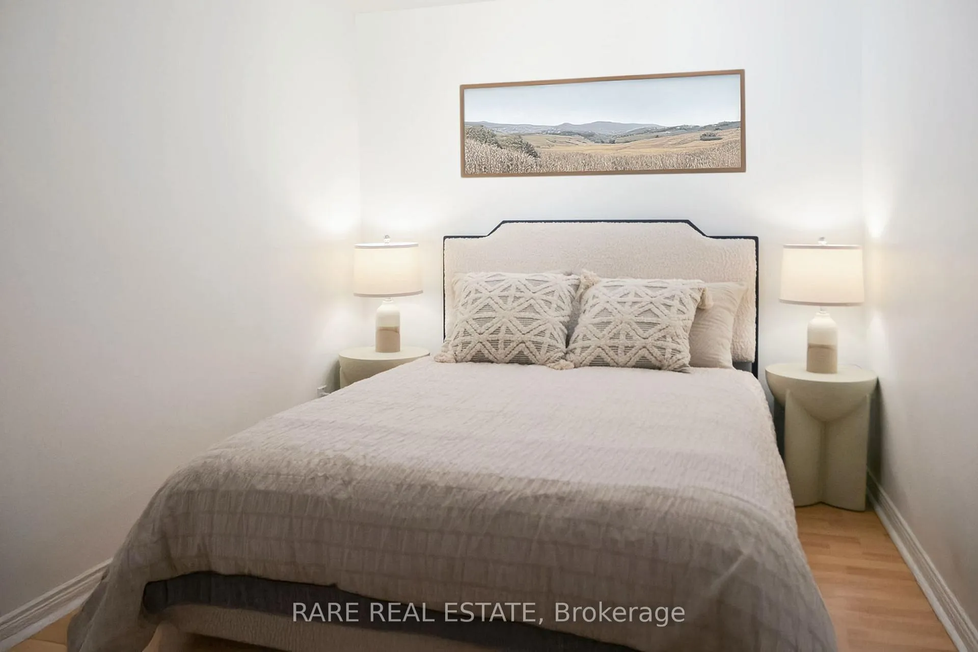 Photo 20 of 33 Red Deer Avenue, Scarborough, Birchcliffe-Cliffside — HOMEH