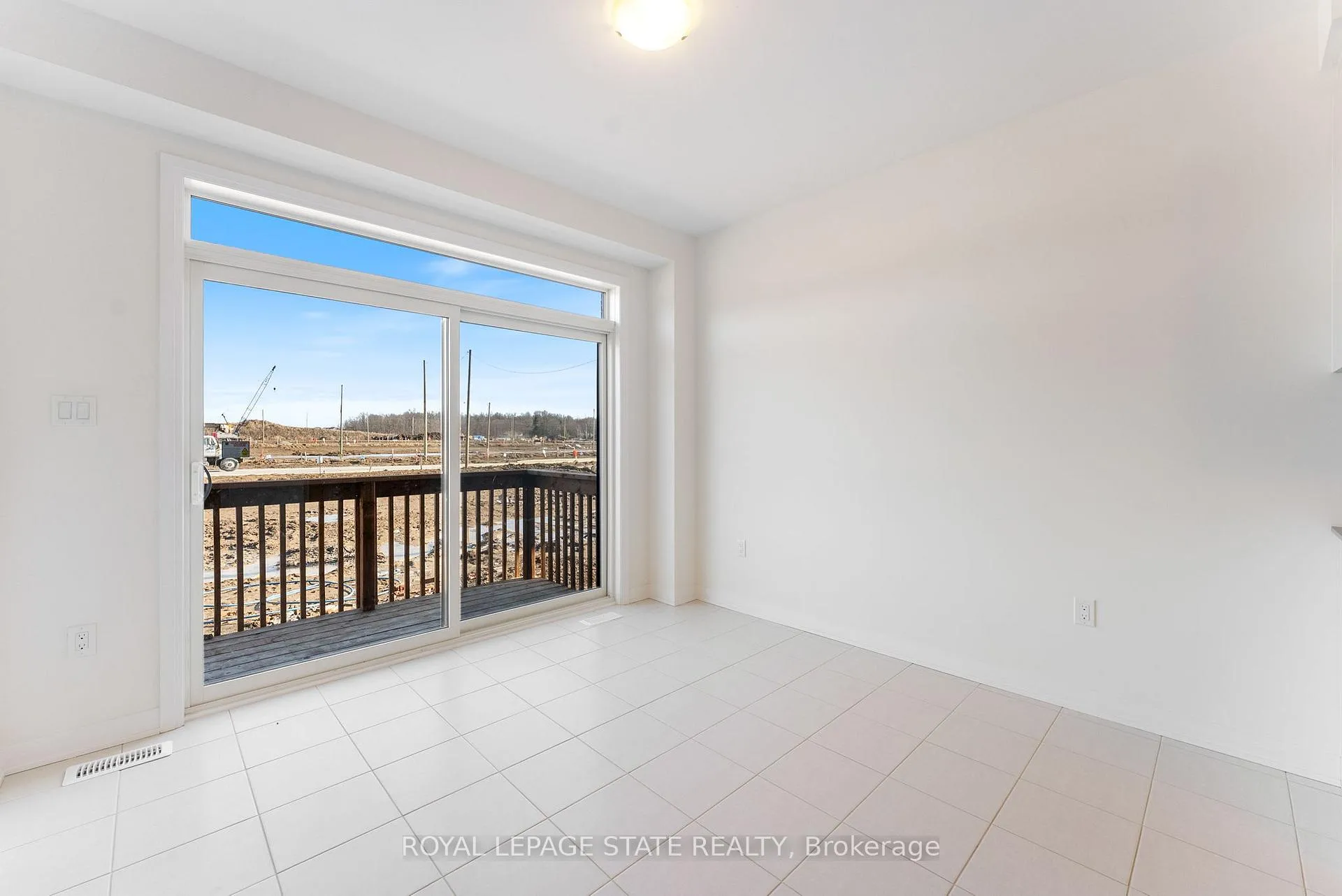 Photo 14 of 27 Blain Drive, Hamilton, Binbrook — HOMEH