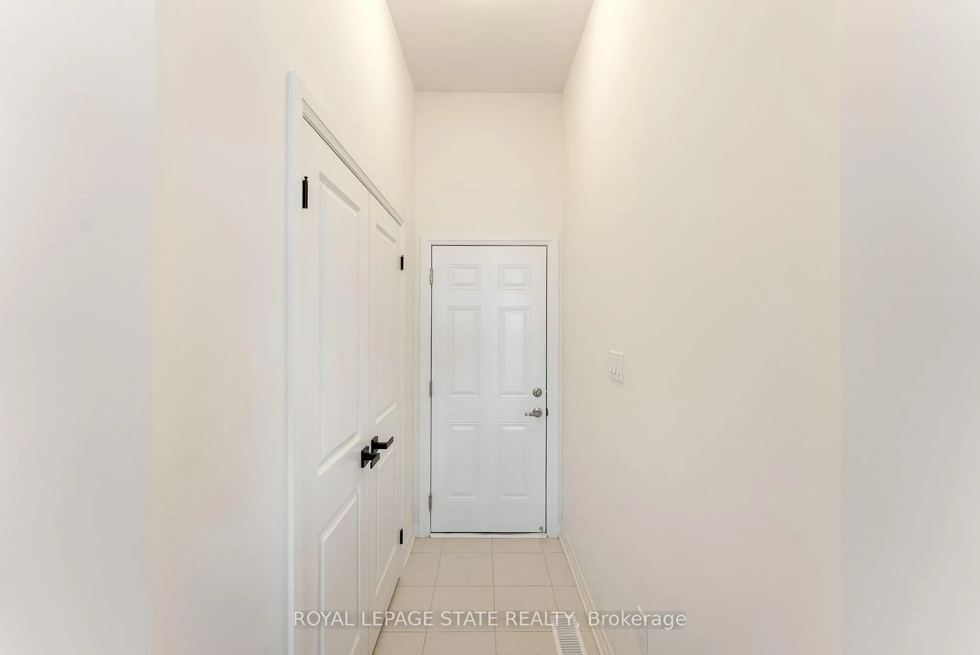 Photo 16 of 27 Blain Drive, Hamilton, Binbrook — HOMEH