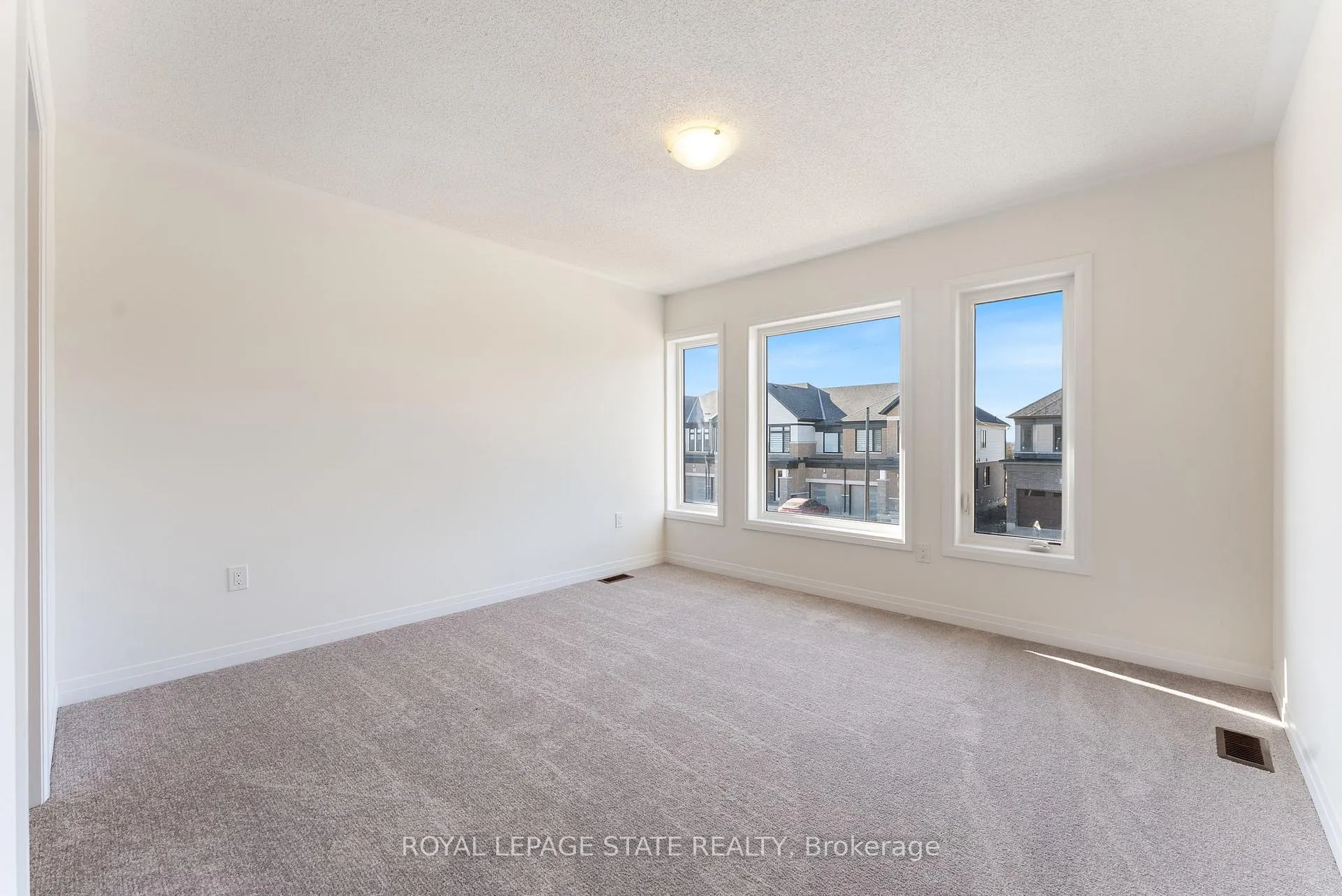 Photo 22 of 27 Blain Drive, Hamilton, Binbrook — HOMEH