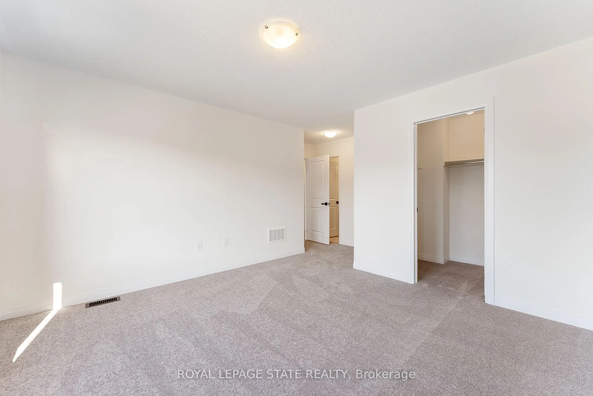 Photo 23 of 27 Blain Drive, Hamilton, Binbrook — HOMEH