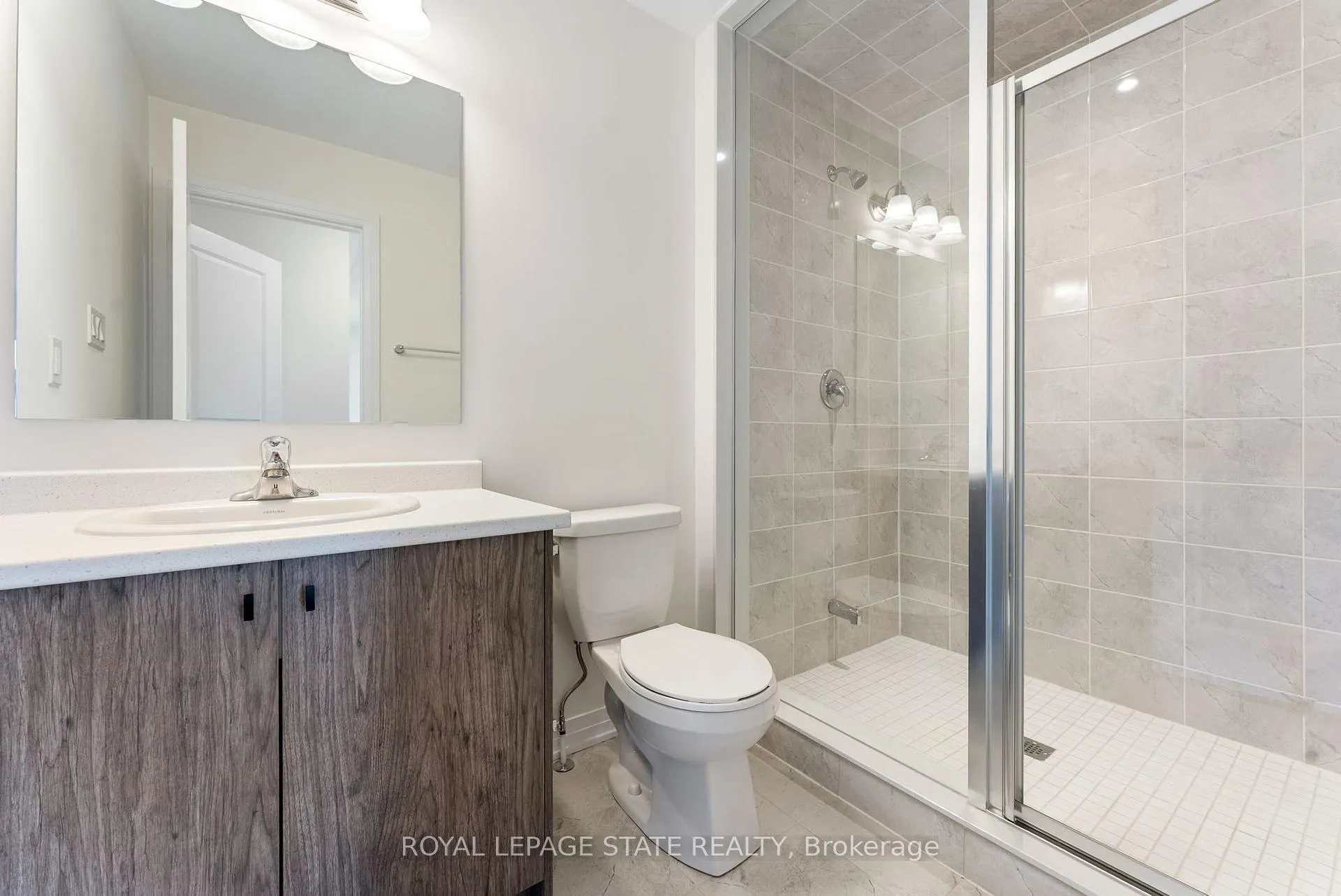 Photo 25 of 27 Blain Drive, Hamilton, Binbrook — HOMEH