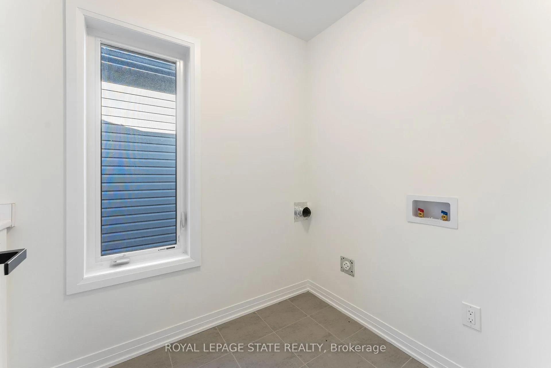 Photo 28 of 27 Blain Drive, Hamilton, Binbrook — HOMEH