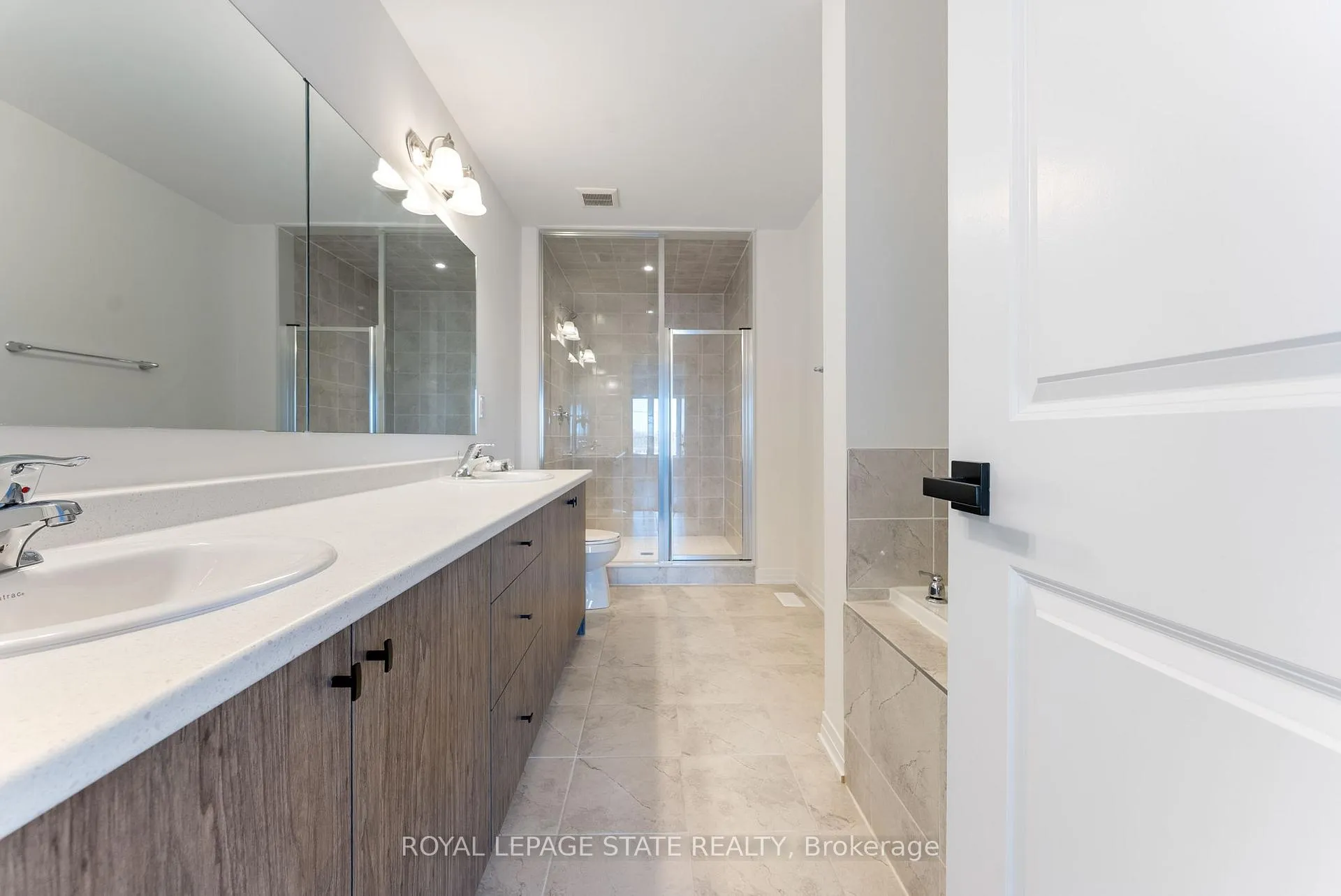 Photo 34 of 27 Blain Drive, Hamilton, Binbrook — HOMEH