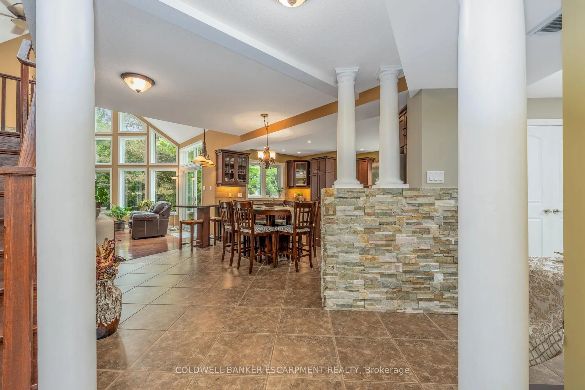 Photo 9 of 13601 Guelph Line, Milton, Rural Milton West — HOMEH