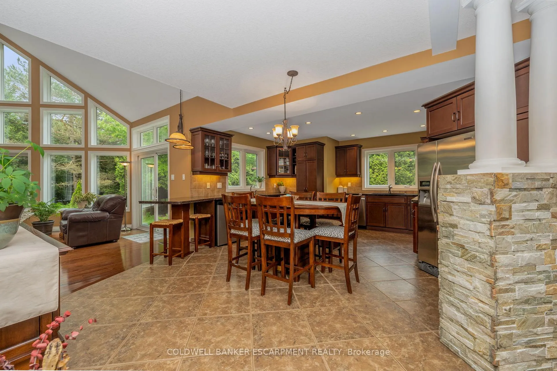 Photo 10 of 13601 Guelph Line, Milton, Rural Milton West — HOMEH