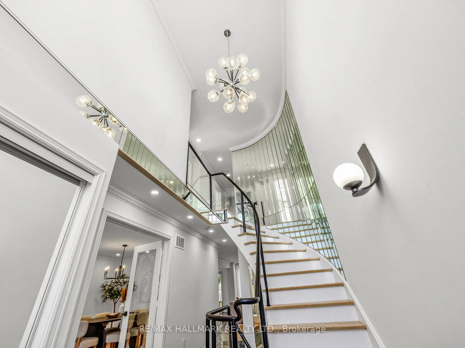 Photo 3 of 276 Floyd Avenue, Toronto, Danforth Village-East York — HOMEH