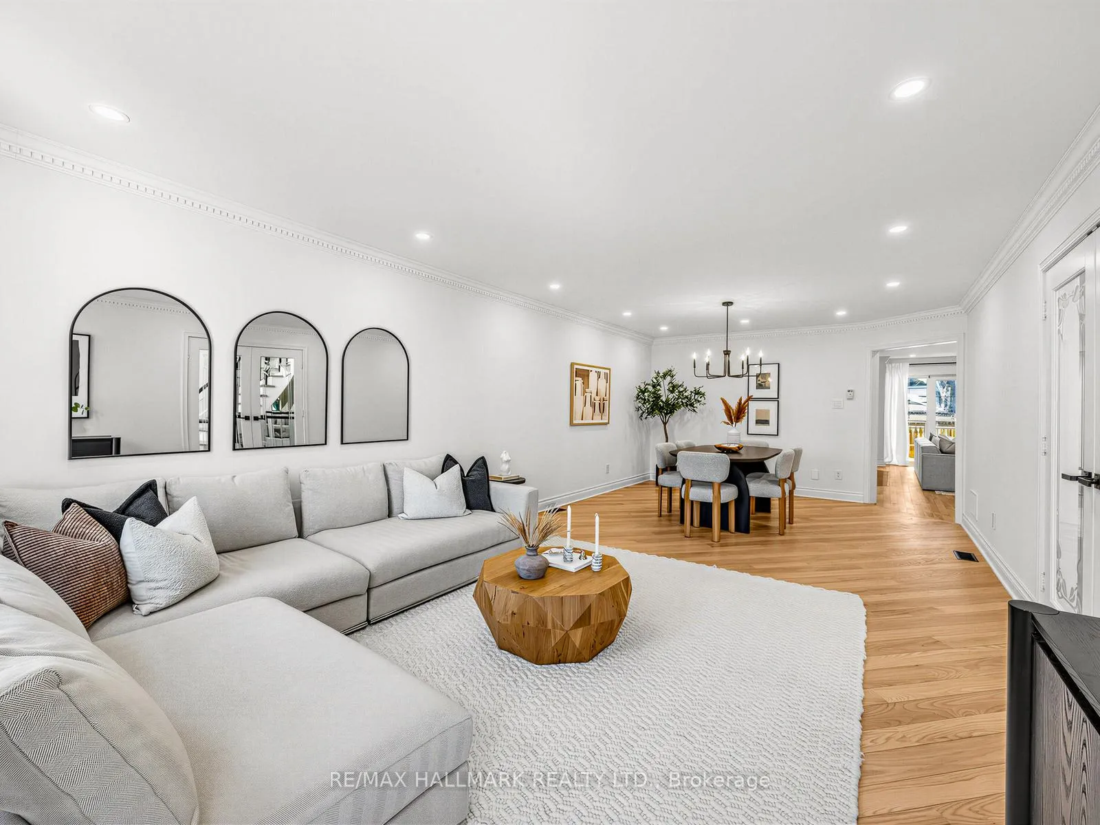 Photo 5 of 276 Floyd Avenue, Toronto, Danforth Village-East York — HOMEH