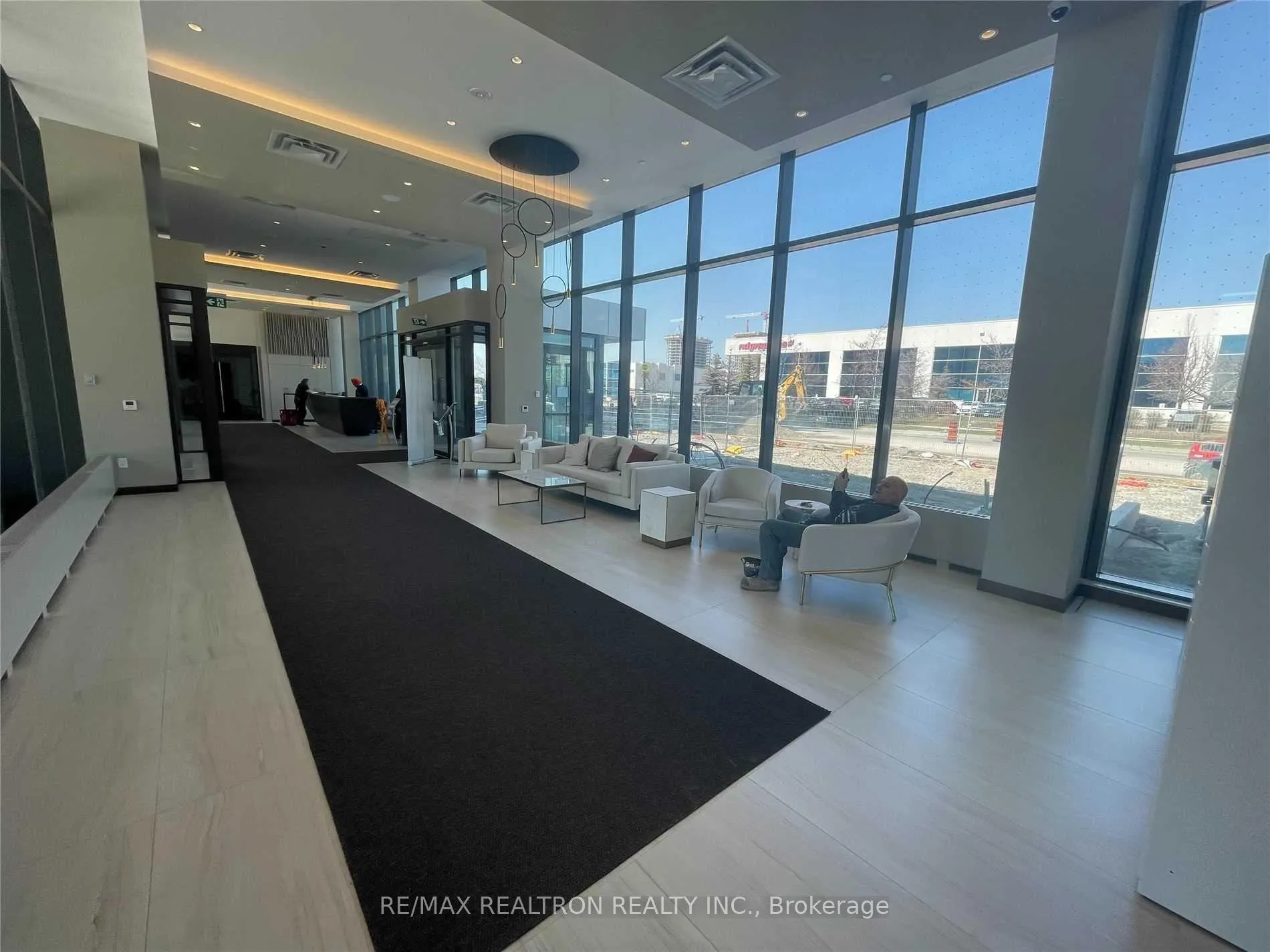 Photo 2 of Unit 1506, 38 Honeycrisp Crescent, Vaughan, Vaughan Corporate Centre — HOMEH