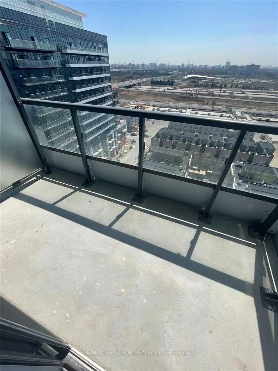 Photo 13 of Unit 1506, 38 Honeycrisp Crescent, Vaughan, Vaughan Corporate Centre — HOMEH