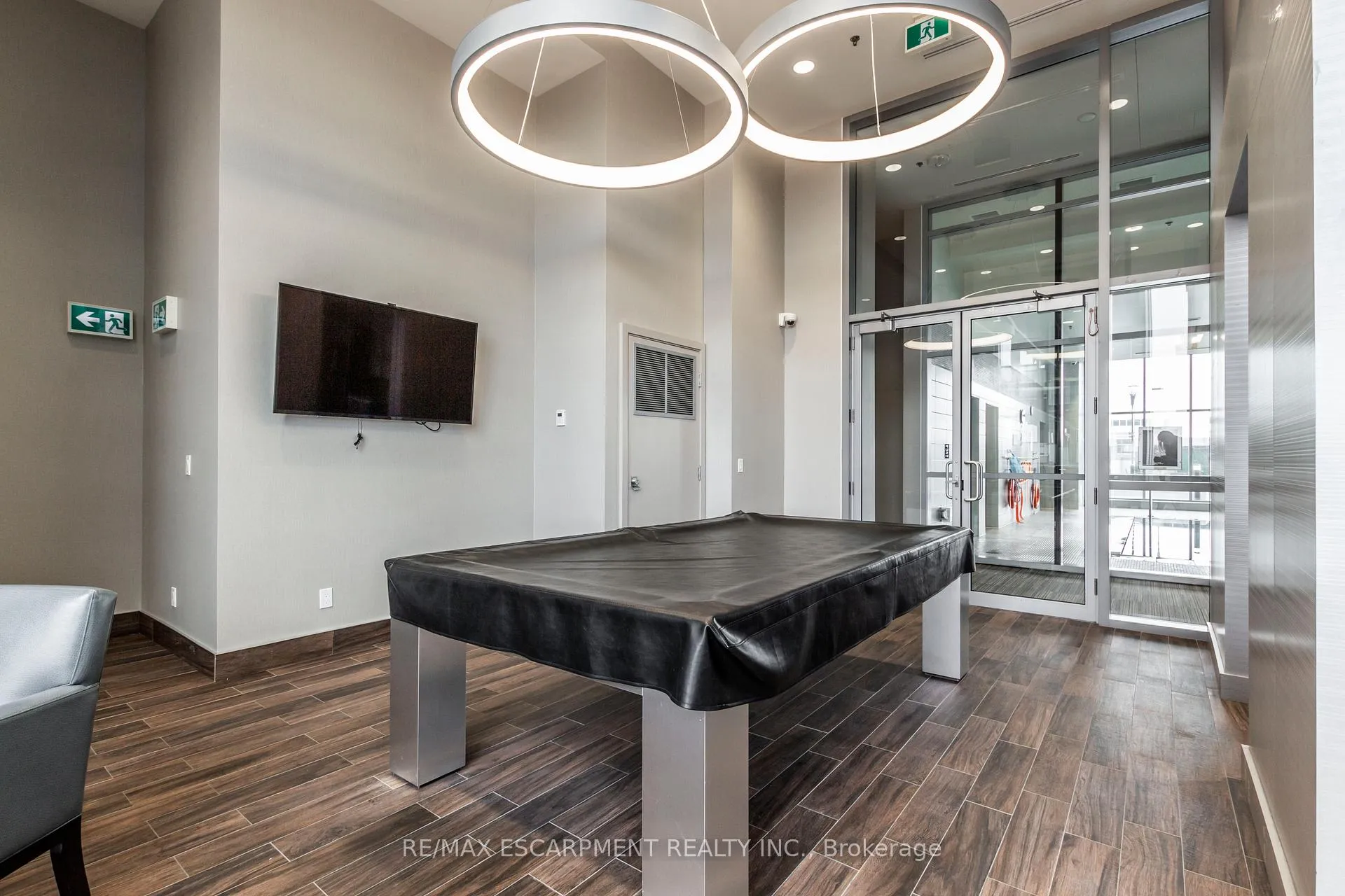 Photo 21 of Unit 703, 2081 Fairview Street, Burlington, Freeman — HOMEH