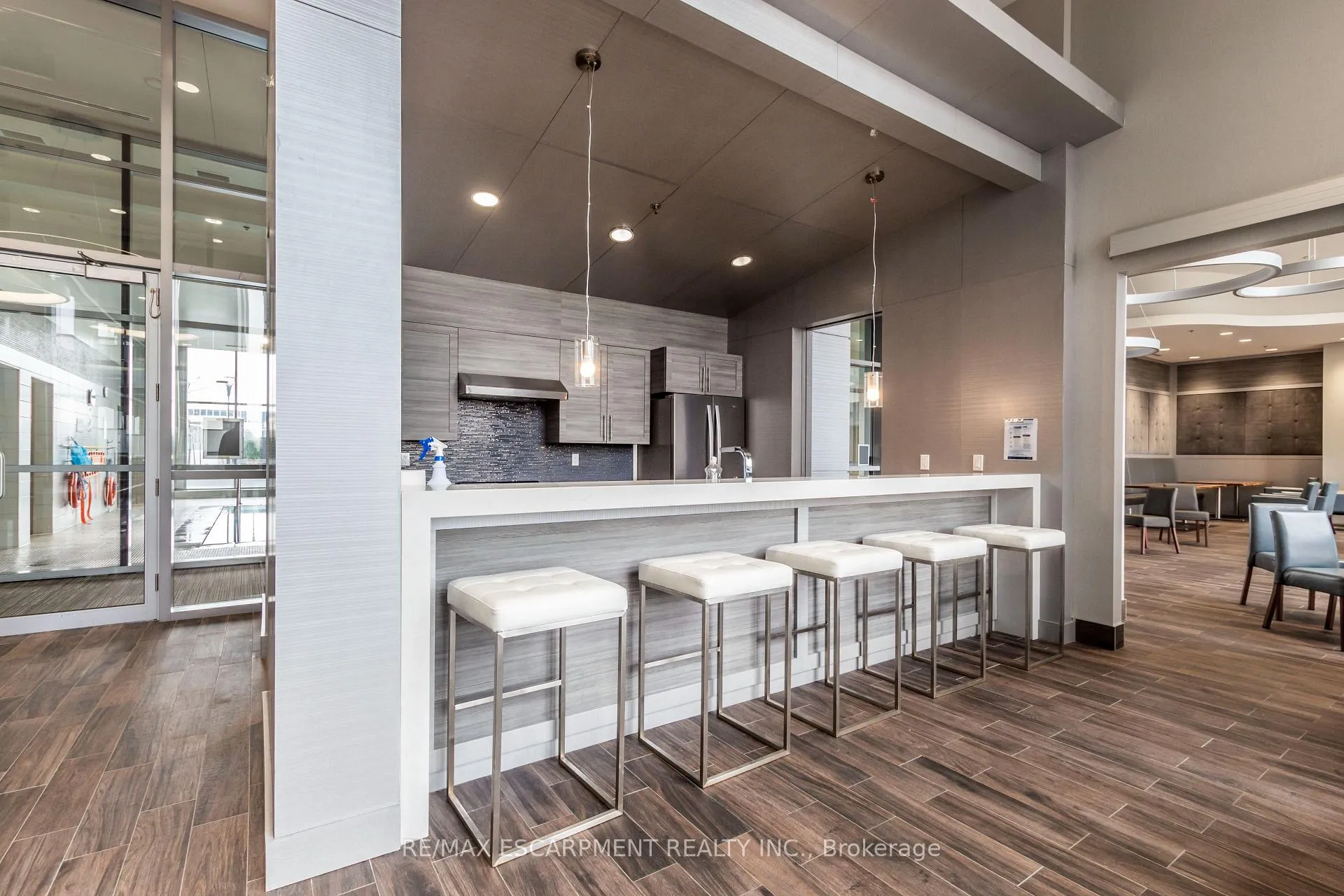Photo 22 of Unit 703, 2081 Fairview Street, Burlington, Freeman — HOMEH