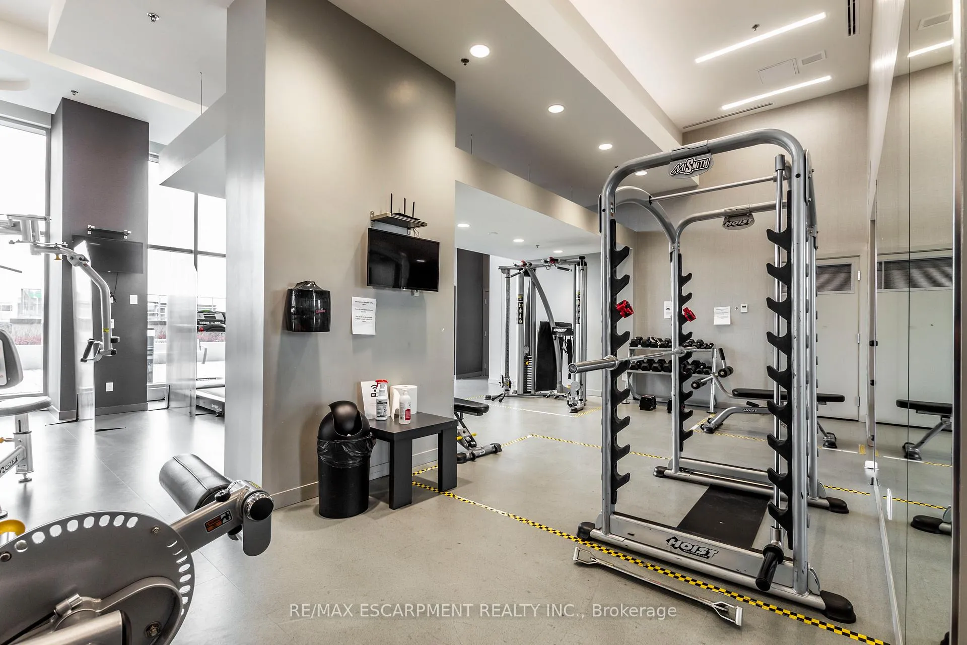 Photo 29 of Unit 703, 2081 Fairview Street, Burlington, Freeman — HOMEH