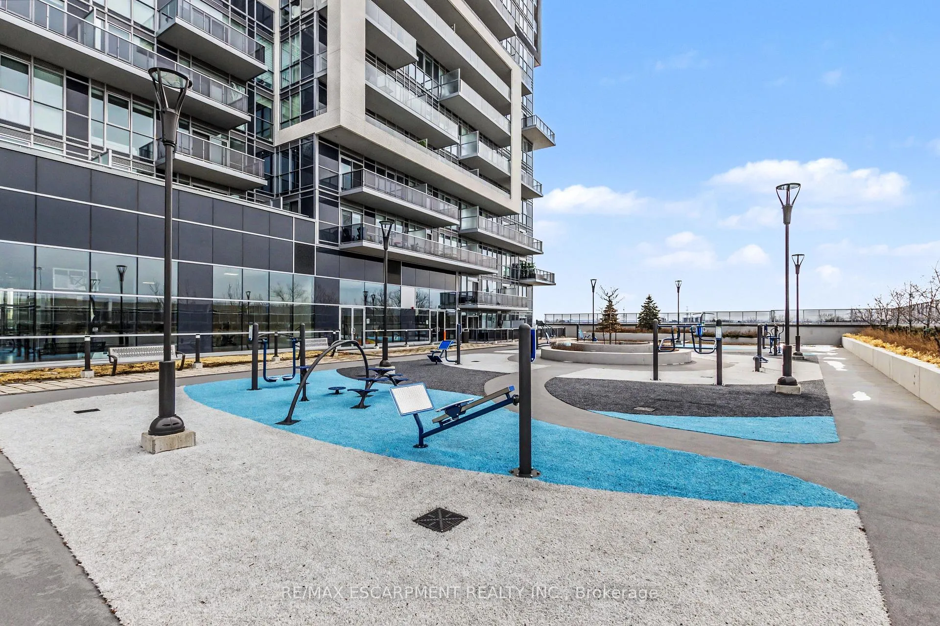 Photo 32 of Unit 703, 2081 Fairview Street, Burlington, Freeman — HOMEH