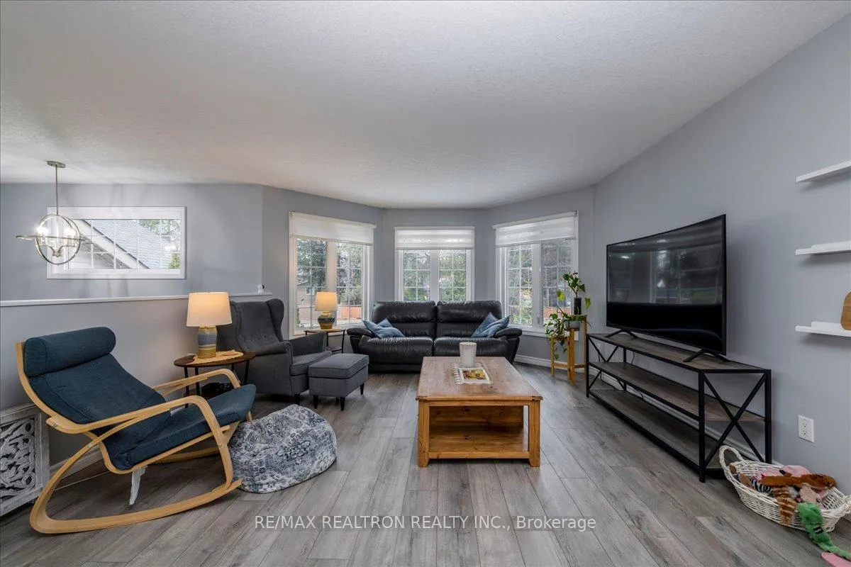 Photo 3 of 310 Golf Course Road, Wasaga Beach — HOMEH