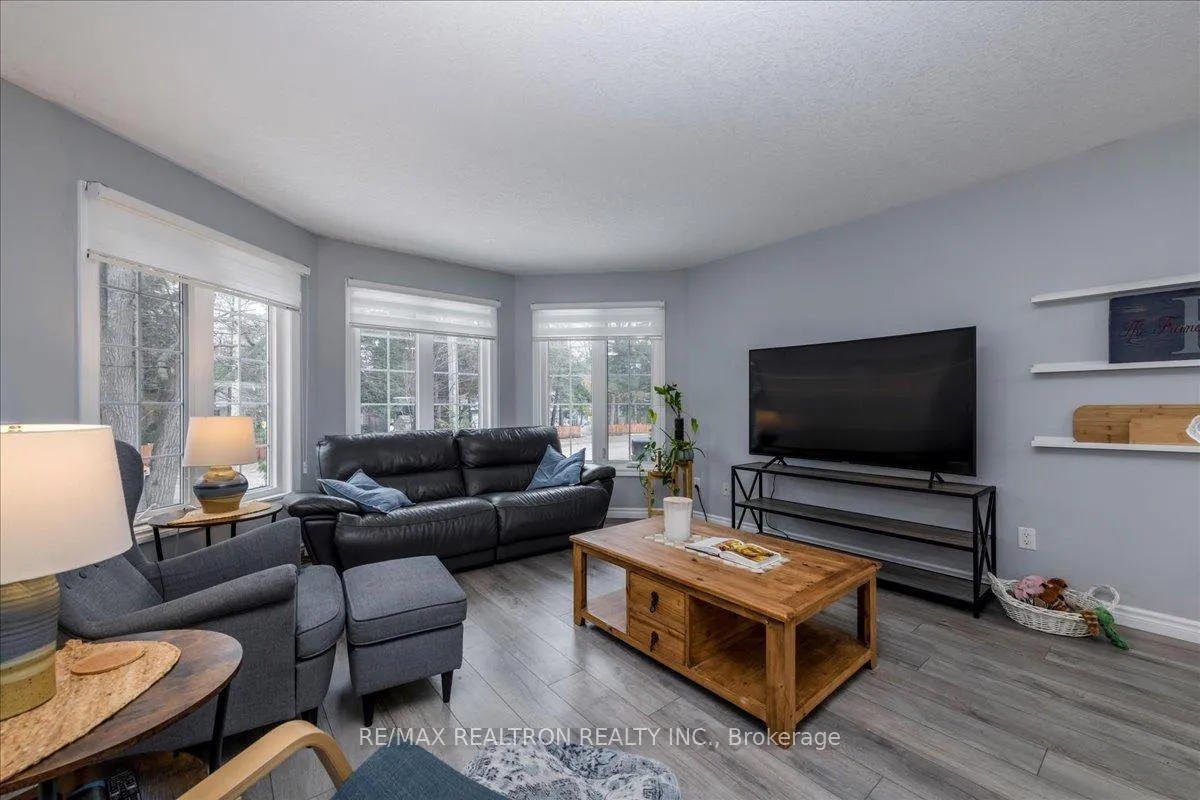 Photo 4 of 310 Golf Course Road, Wasaga Beach — HOMEH