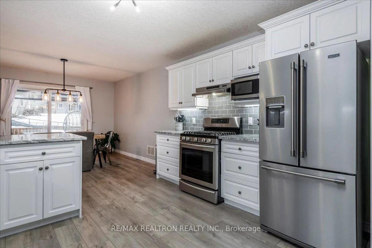 Photo 7 of 310 Golf Course Road, Wasaga Beach — HOMEH