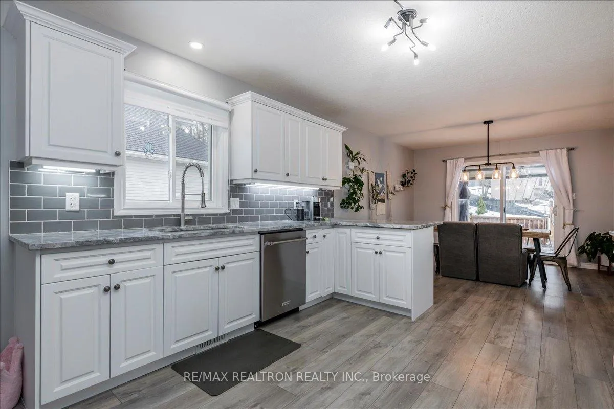 Photo 9 of 310 Golf Course Road, Wasaga Beach — HOMEH