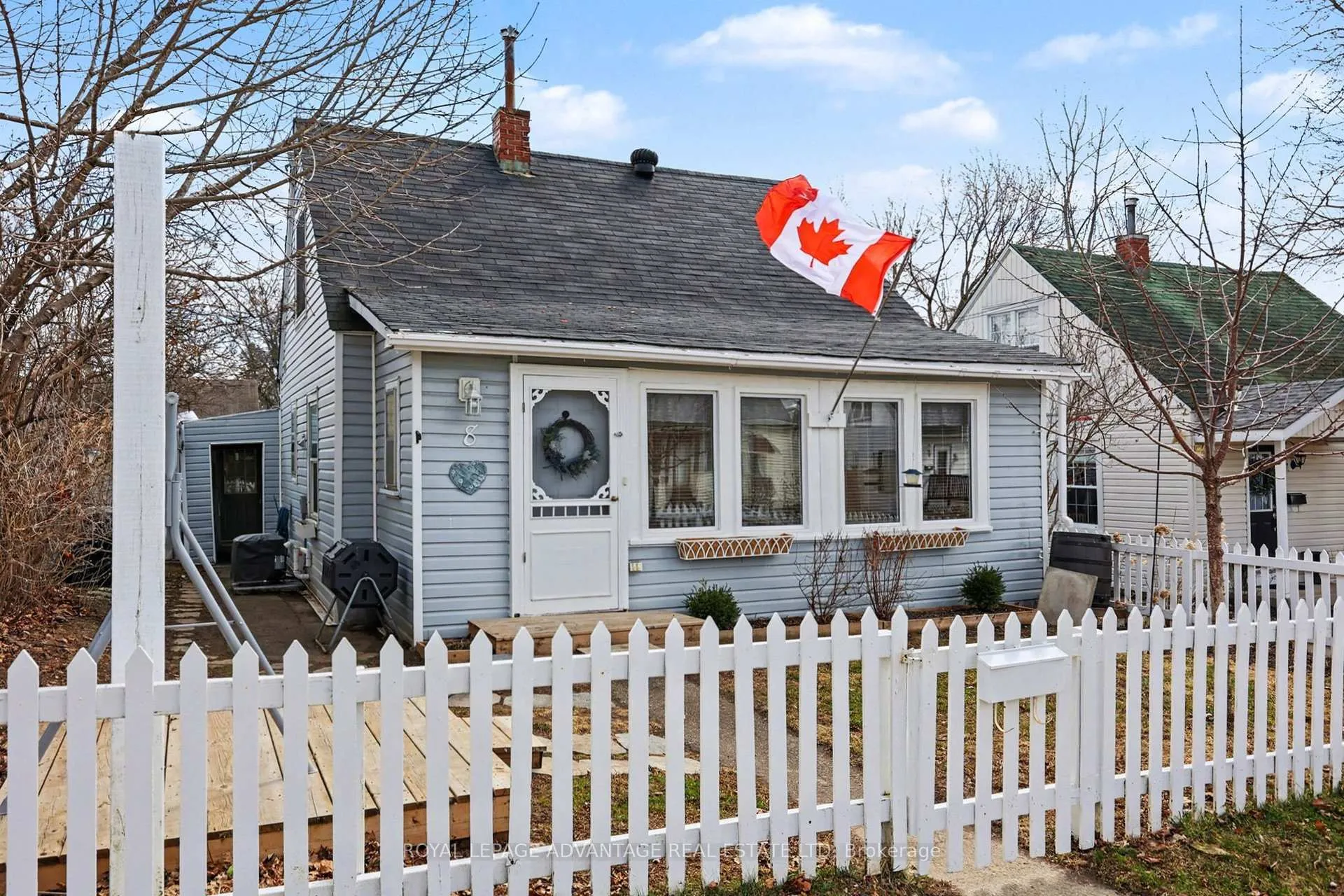 Photo 1 of 8 Roosevelt Drive, Smiths Falls — HOMEH