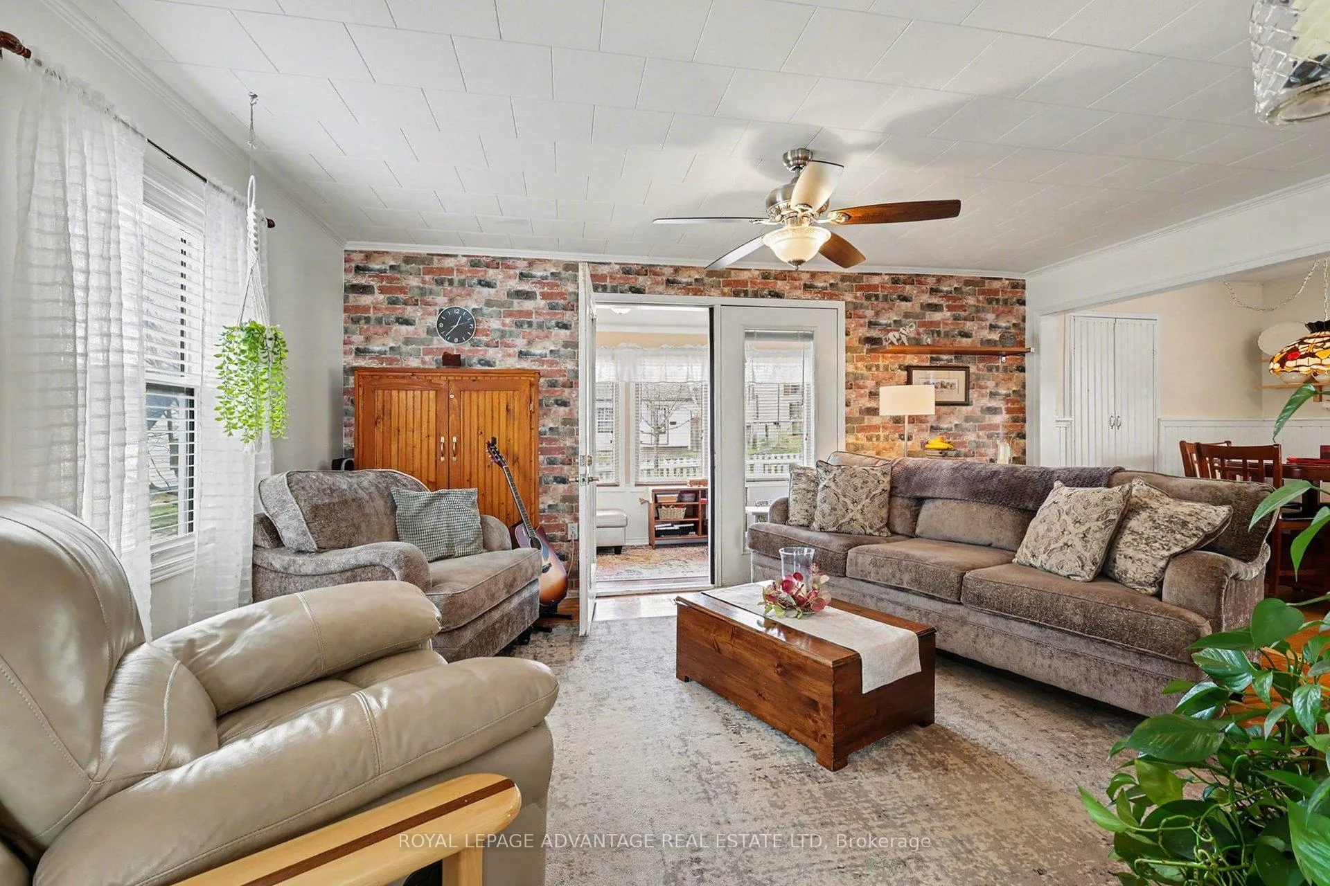 Photo 3 of 8 Roosevelt Drive, Smiths Falls — HOMEH