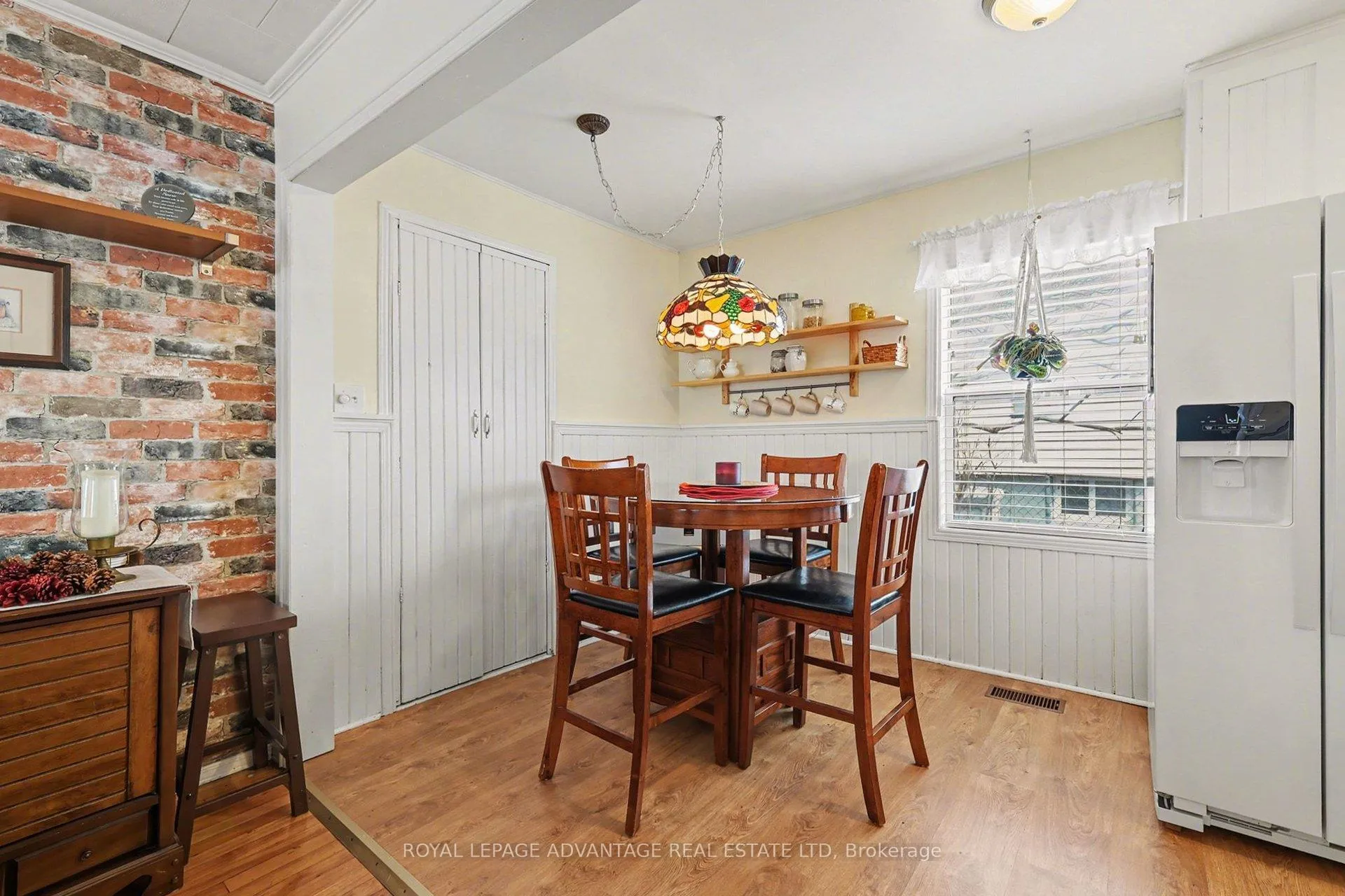 Photo 6 of 8 Roosevelt Drive, Smiths Falls — HOMEH