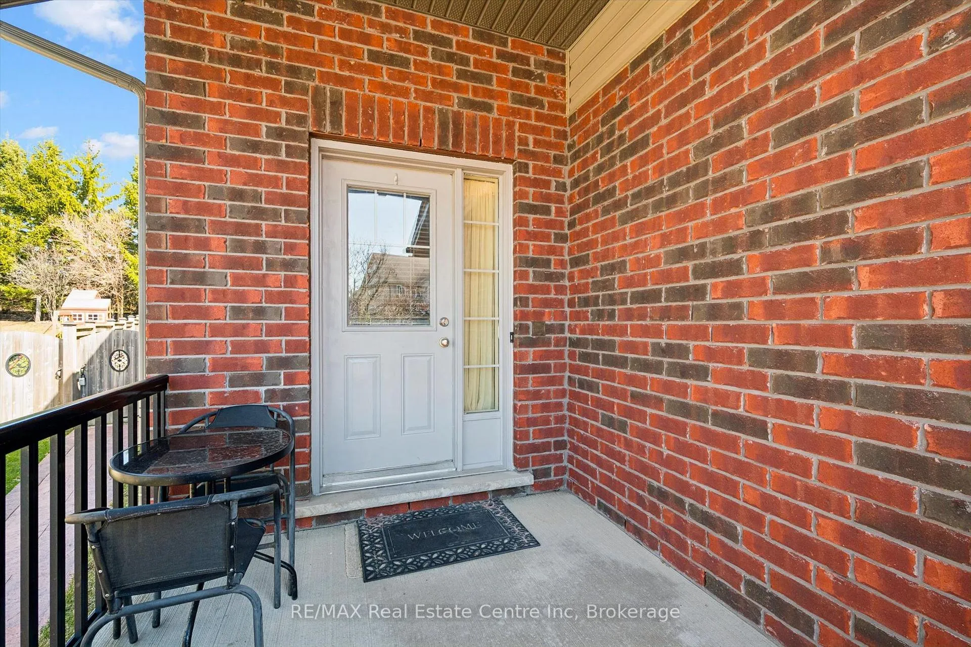 Photo 3 of 71 Laughland Lane, Guelph, Pineridge/Westminster Woods — HOMEH