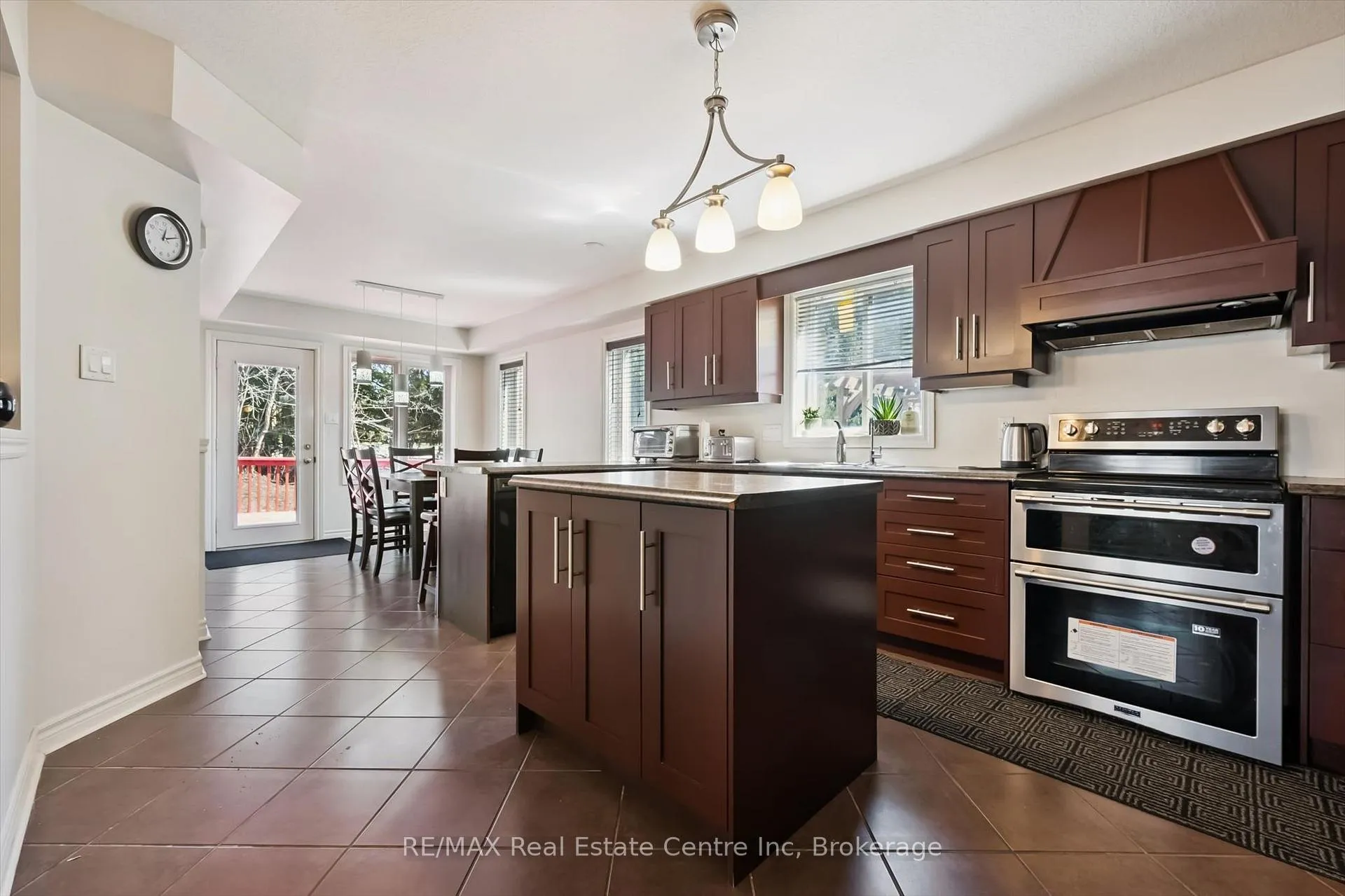 Photo 5 of 71 Laughland Lane, Guelph, Pineridge/Westminster Woods — HOMEH