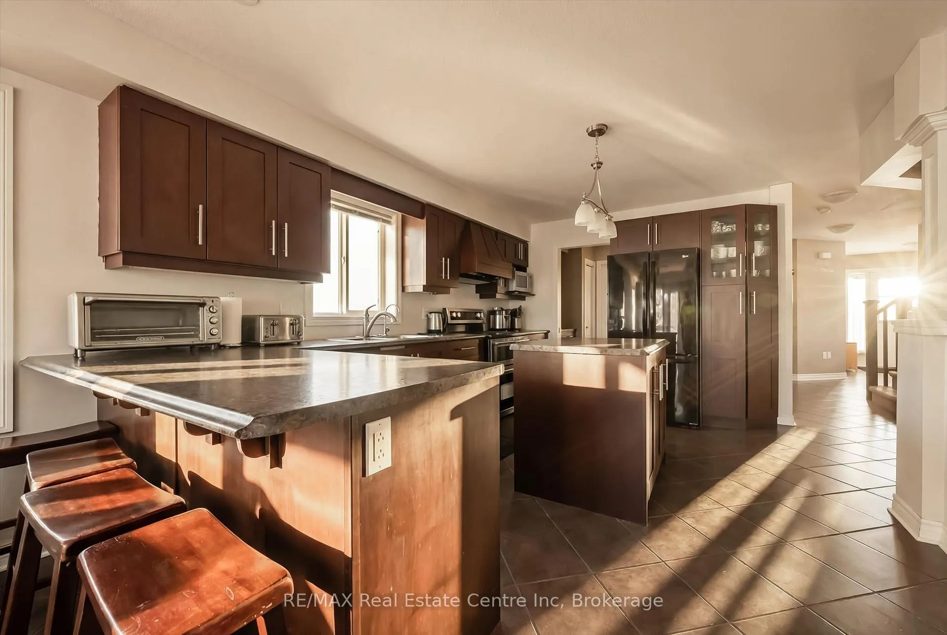 Photo 6 of 71 Laughland Lane, Guelph, Pineridge/Westminster Woods — HOMEH